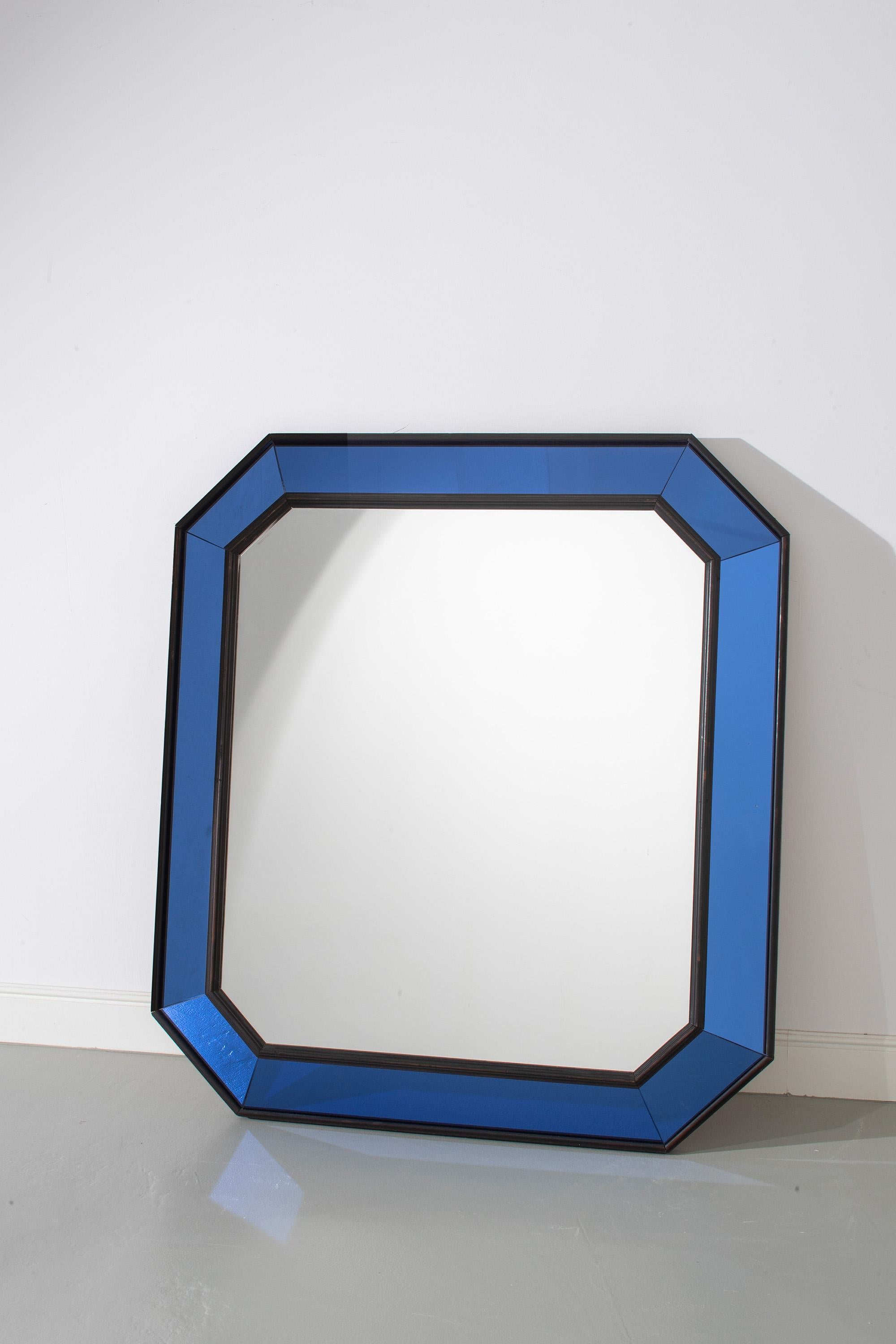 Mid century Italian blue glass cushion mirror

An impressively scaled mid-century Italian cushion mirror with a blue glass and ebonised wooden frame.

Dimensions: H 123.5cm x W 112cm x D 8cm
In perfect condition.
Available in other size