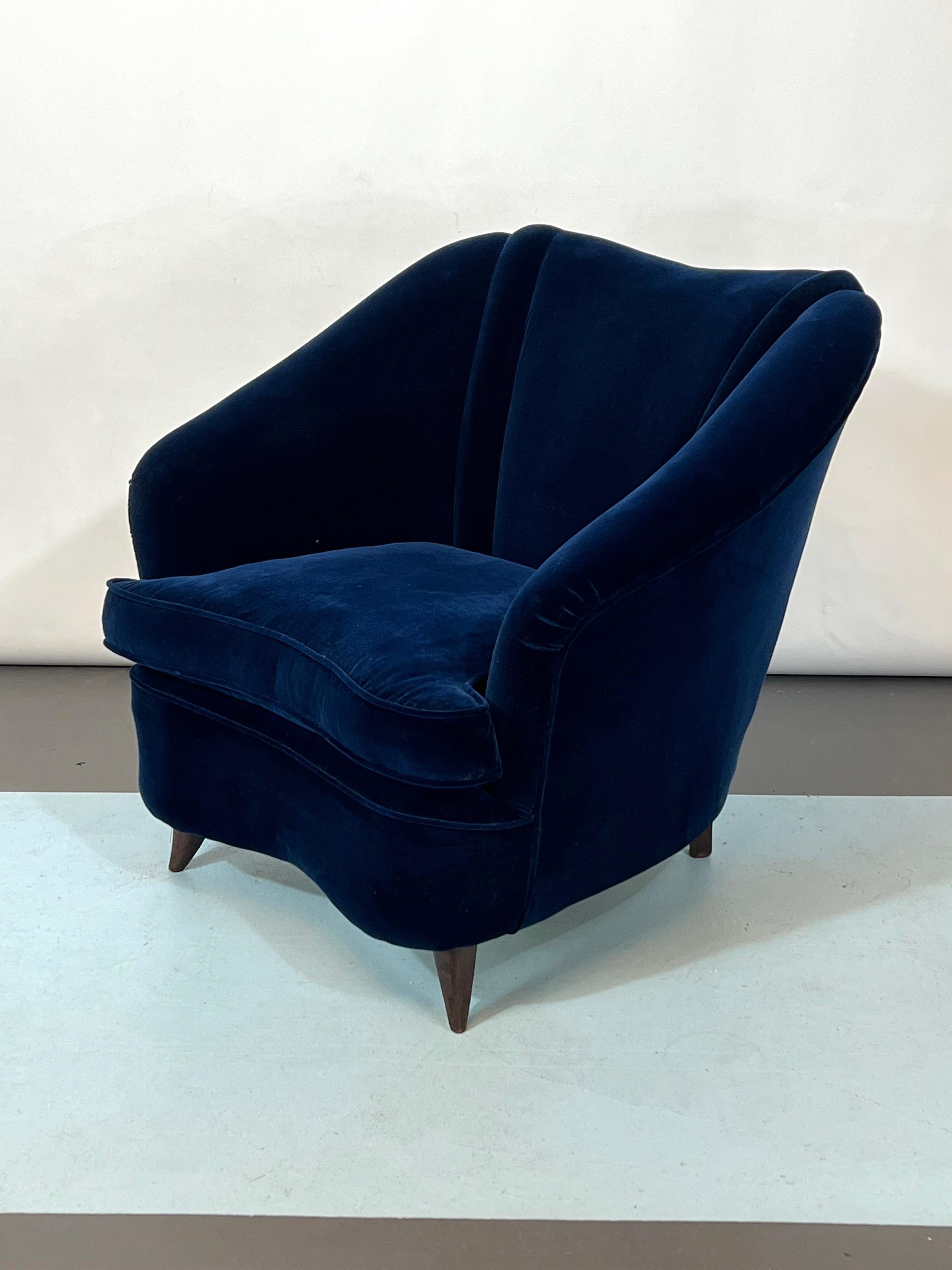 20th Century Mid-Century Italian Blue Velvet Armchair by Gio Ponti