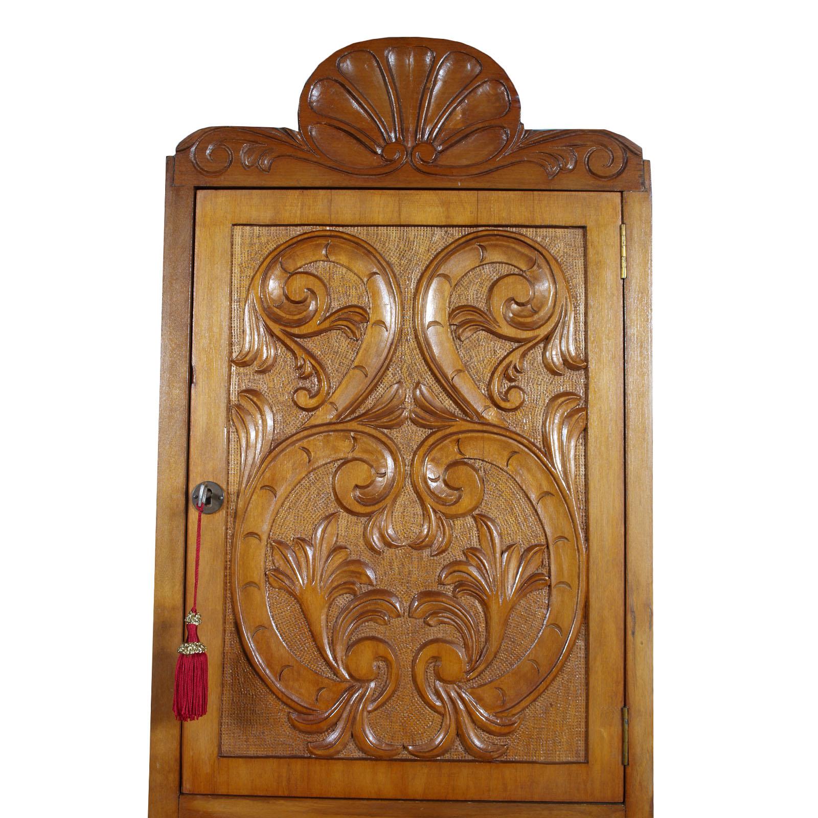 Hand-Carved Italian Display Column Cabinet Bookcase Hand Carved blond Walnut Wax-Polished For Sale