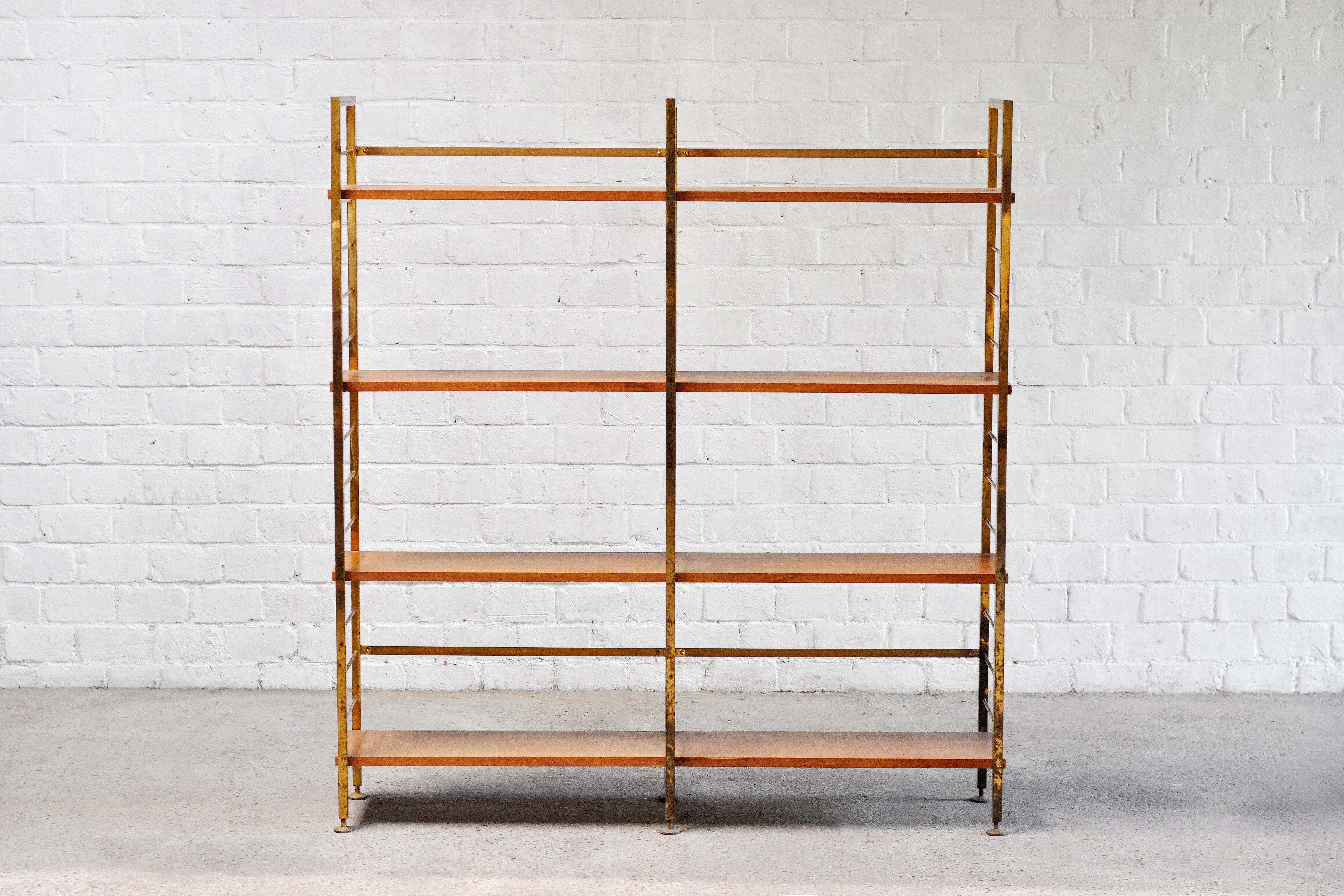 Mid-century Italian Bookcase Or Shelving Unit, 1960's For Sale 2