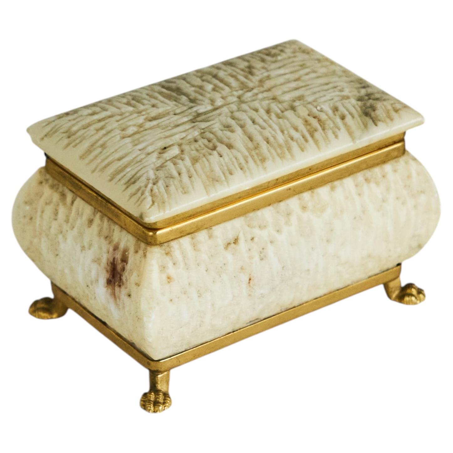 Mid Century Italian Box in Carved Alabaster and Brass 1950s