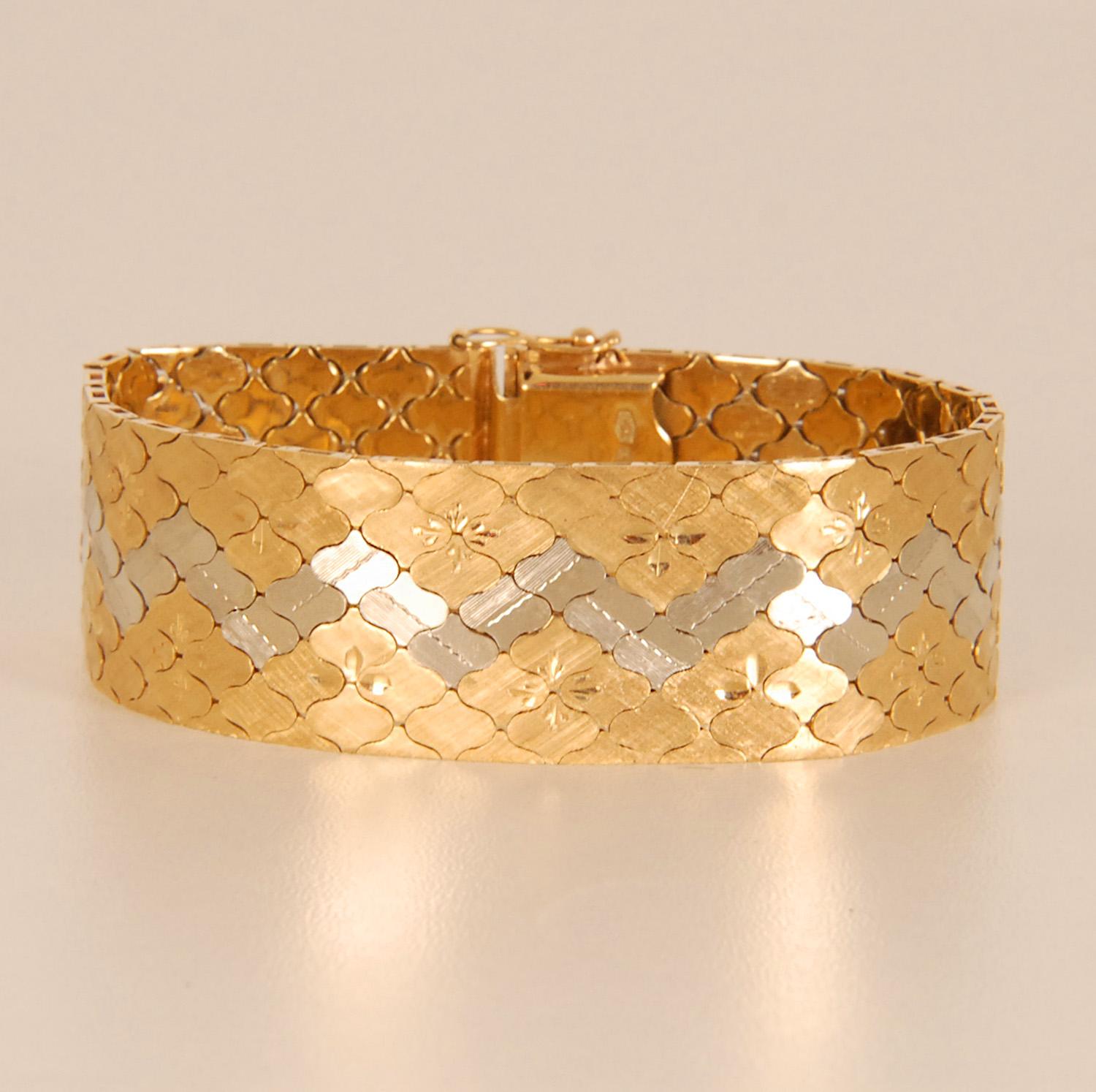 Mid Century Gold Bracelet 18K 2 tone Italian Mesh Bracelet 1960s Gold Honeycomb For Sale 8