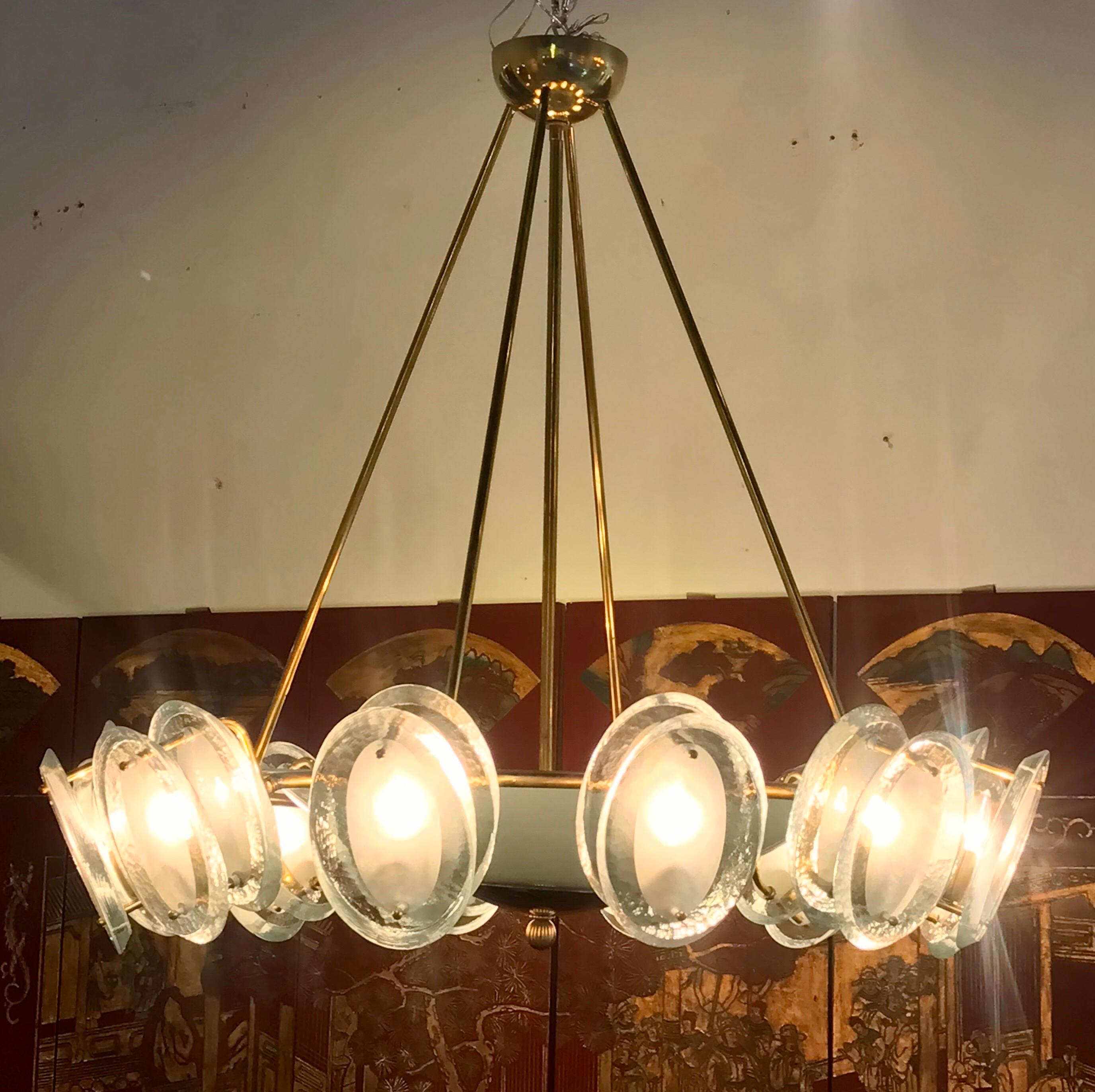 Mid-Century Italian Brass and Glass Chandelier For Sale 6