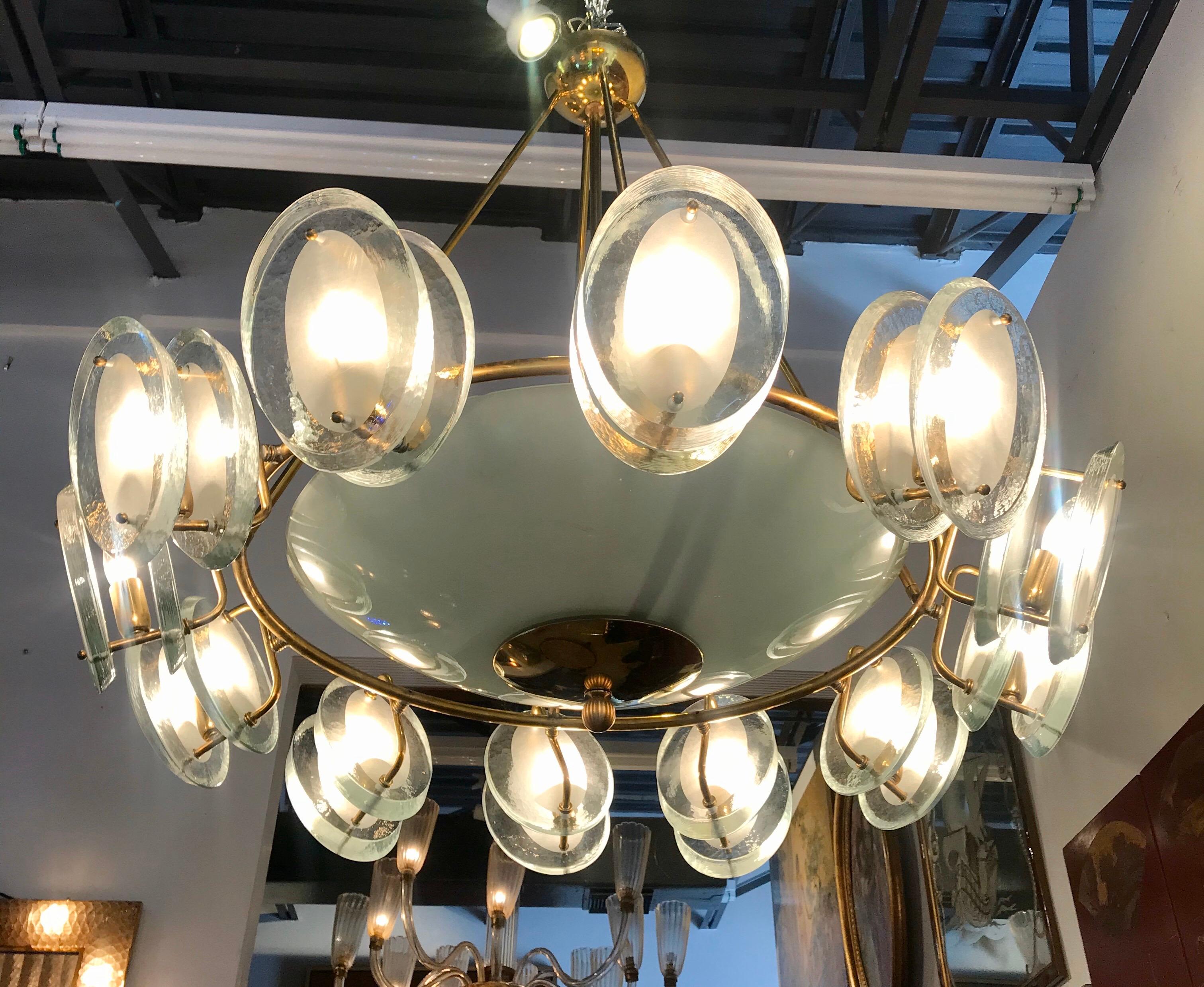 Mid-Century Italian Brass and Glass Chandelier For Sale 10