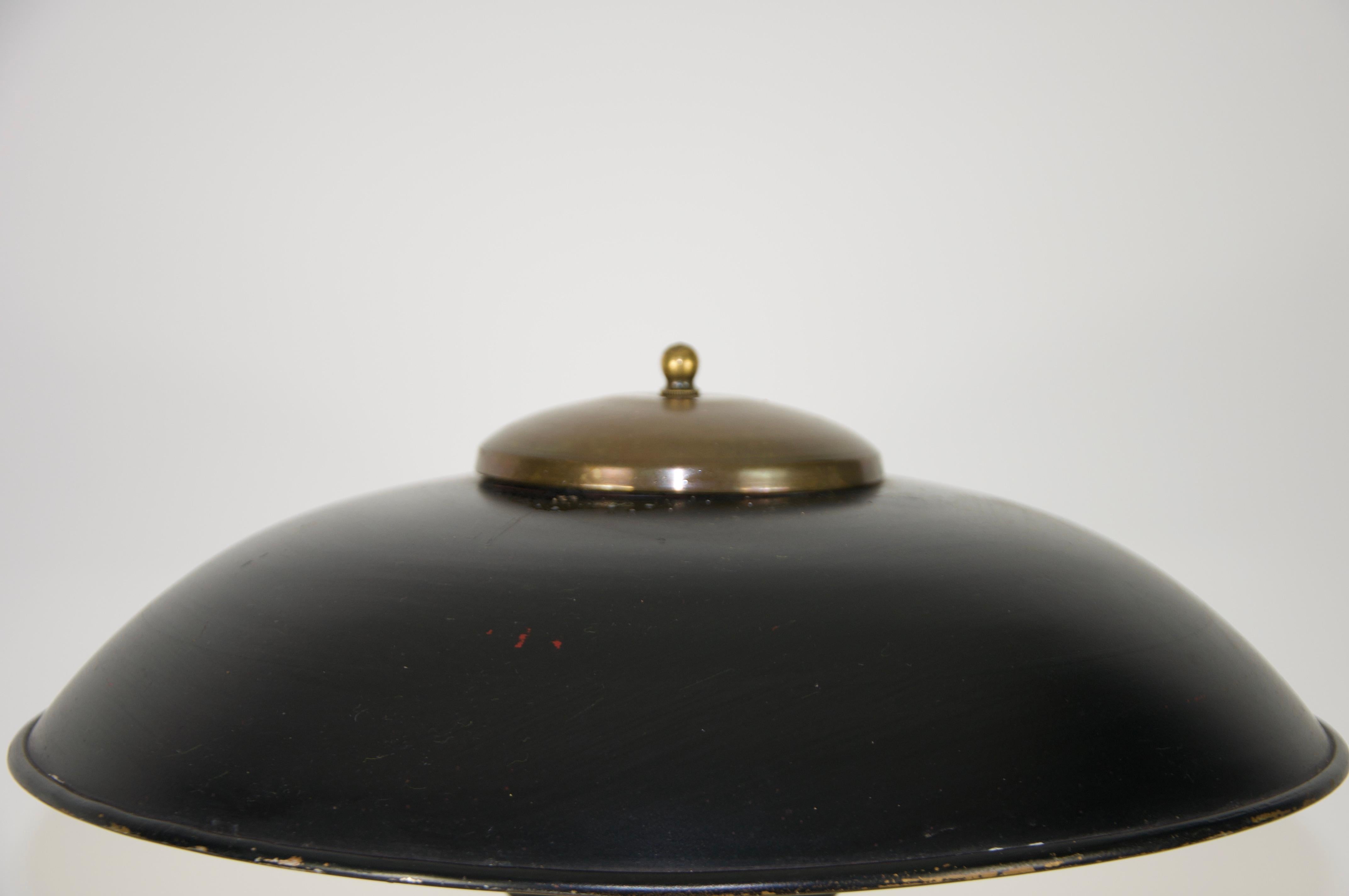 Mid-Century Italian Brass and Metal Table Lamp, 1960s For Sale 6