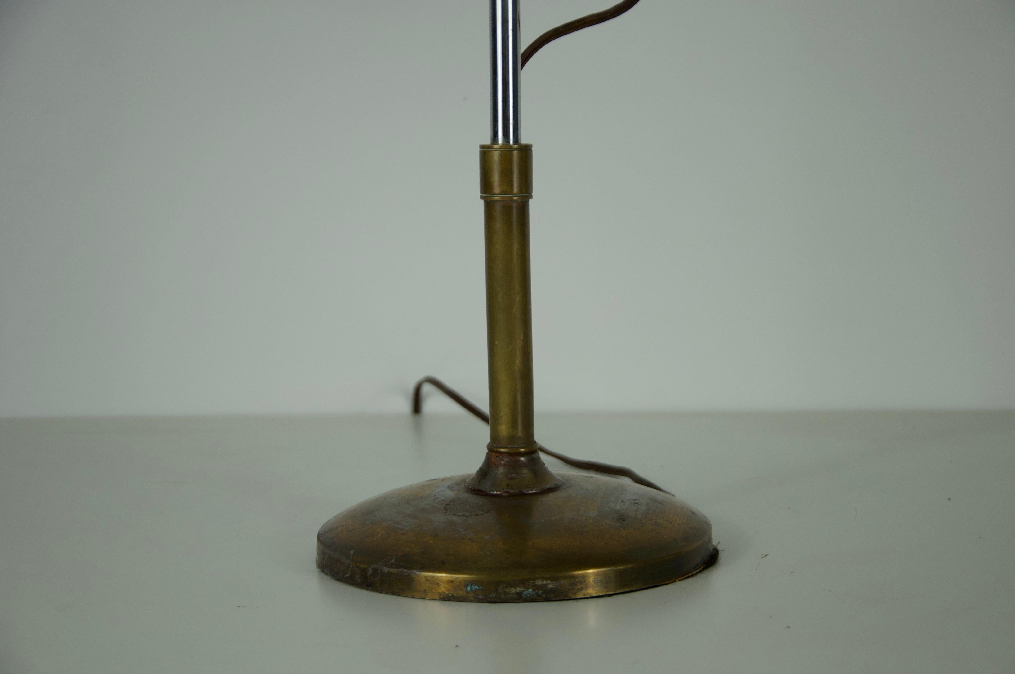 Mid-Century Italian Brass and Metal Table Lamp, 1960s For Sale 1