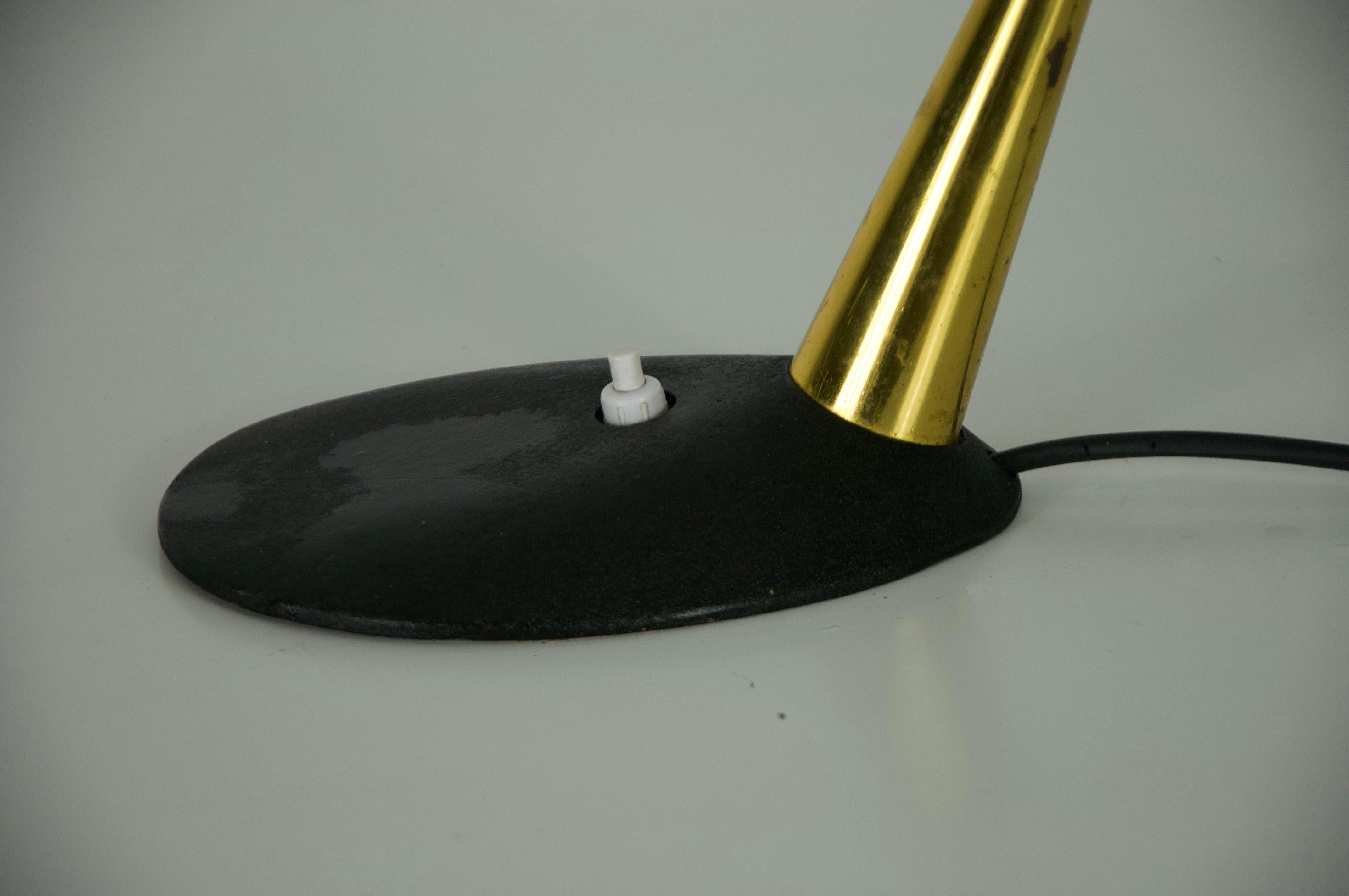 Mid-Century Italian Brass and Metal Table Lamp, 1960s For Sale 4