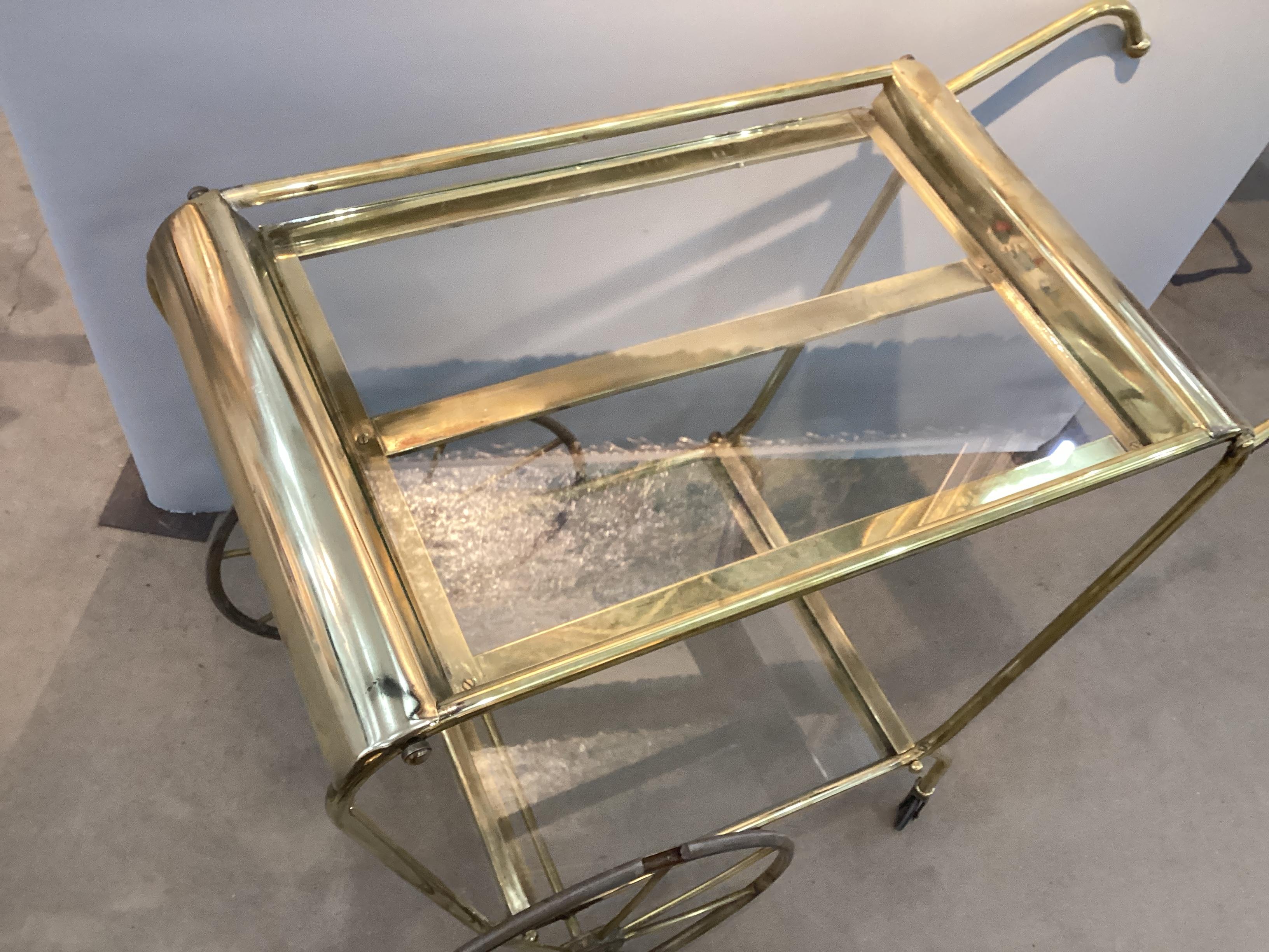 Mid-Century Modern Chariot de bar en laiton italien du milieu du siècle en vente