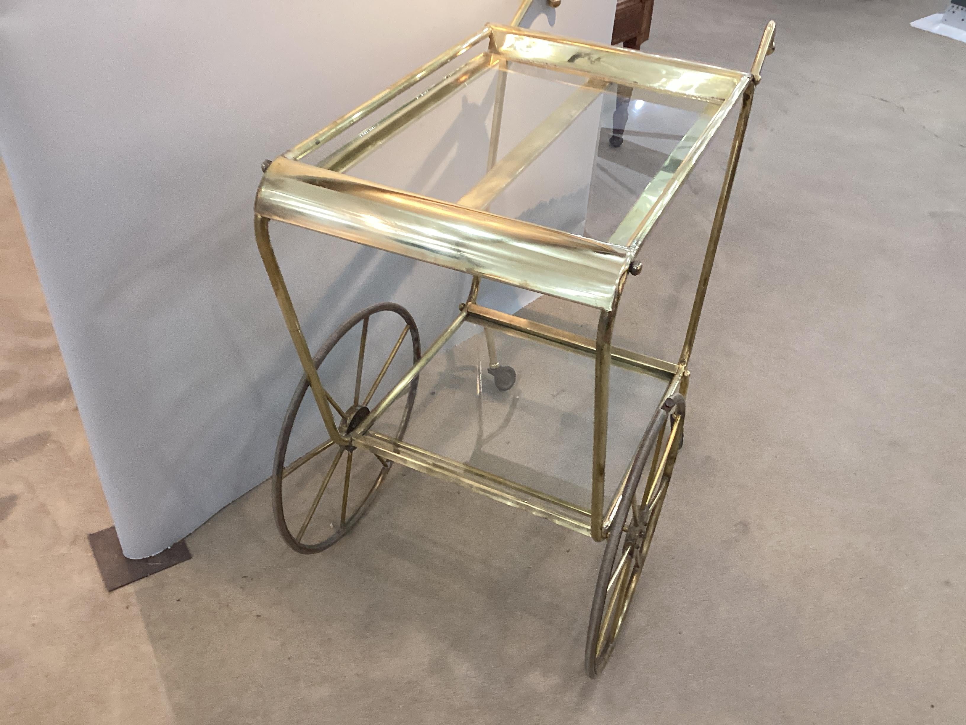Chariot de bar en laiton italien du milieu du siècle Bon état - En vente à Chapel Hill, NC