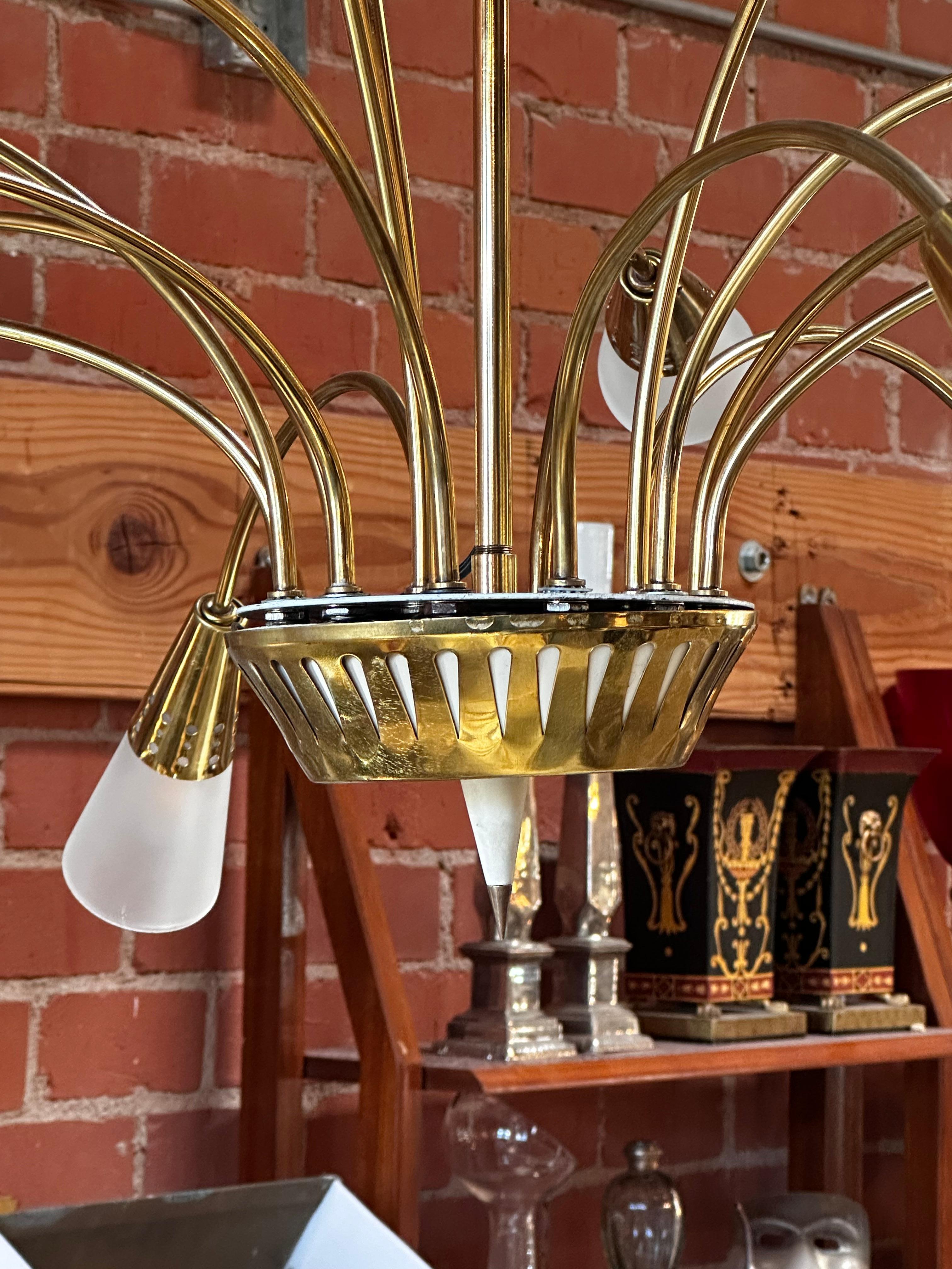 Mid Century Italian Brass Cascade Chandelier 1960s In Good Condition For Sale In Los Angeles, CA