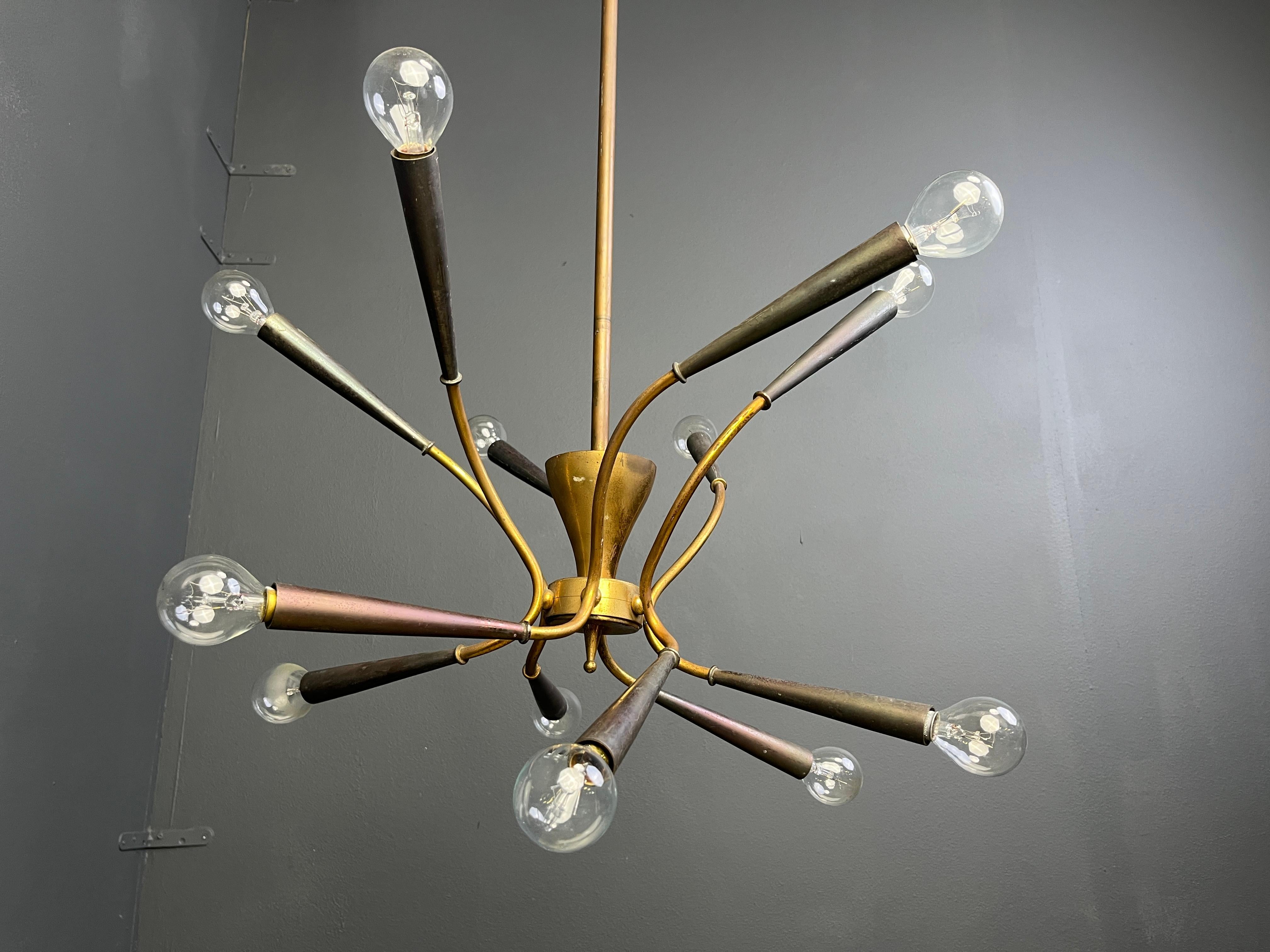 Mid century Italian brass chandelier, 1960s Bon état - En vente à Leuven, Vlaams Gewest