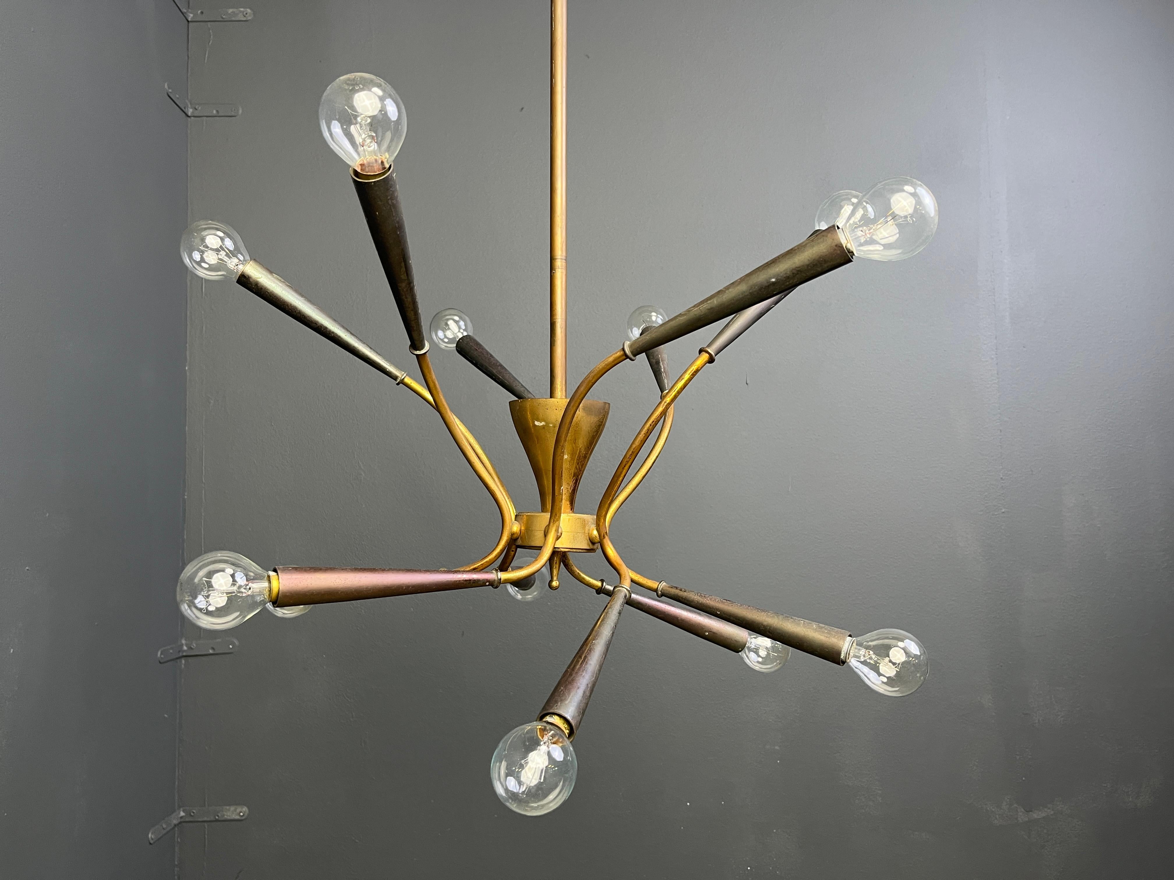 Milieu du XXe siècle Mid century Italian brass chandelier, 1960s en vente