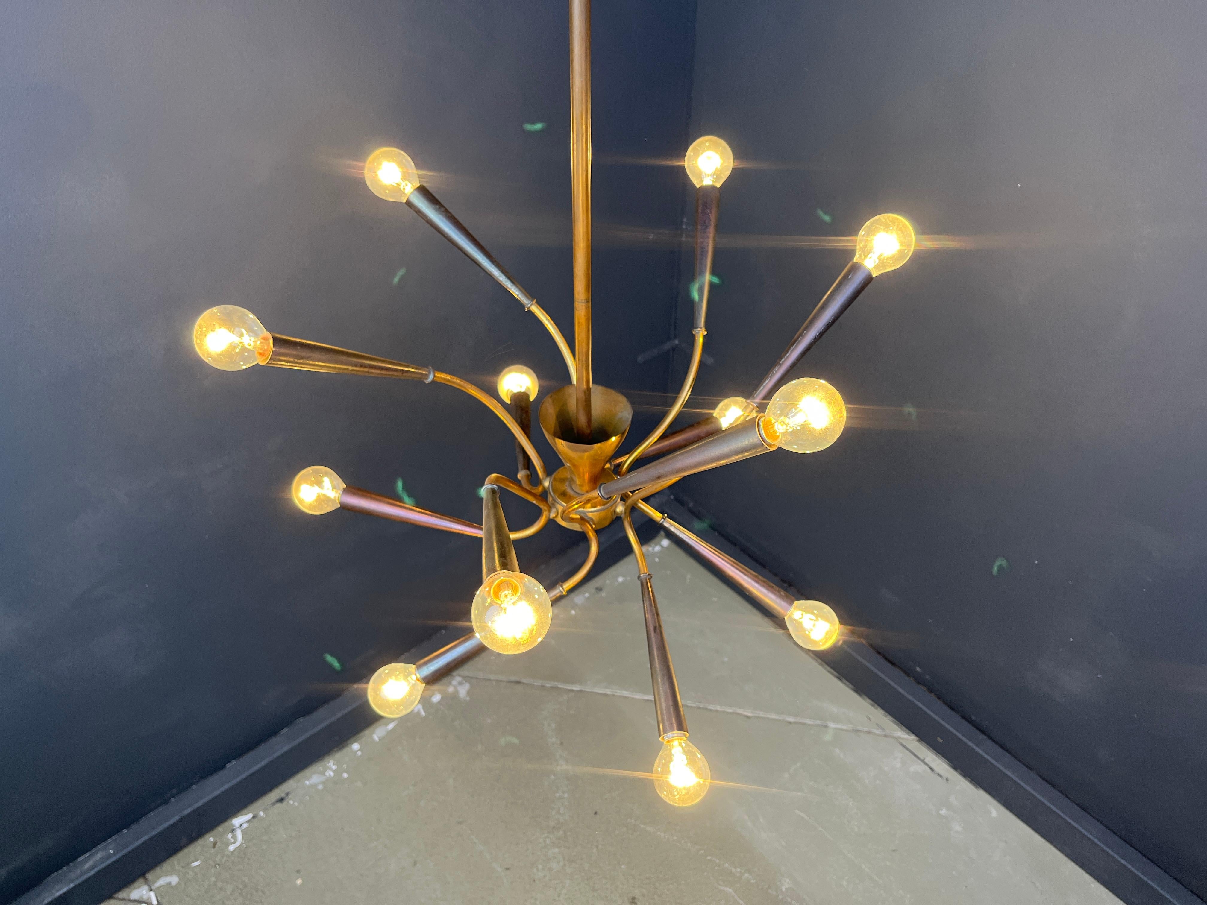 Mid century Italian brass chandelier, 1960s en vente 1