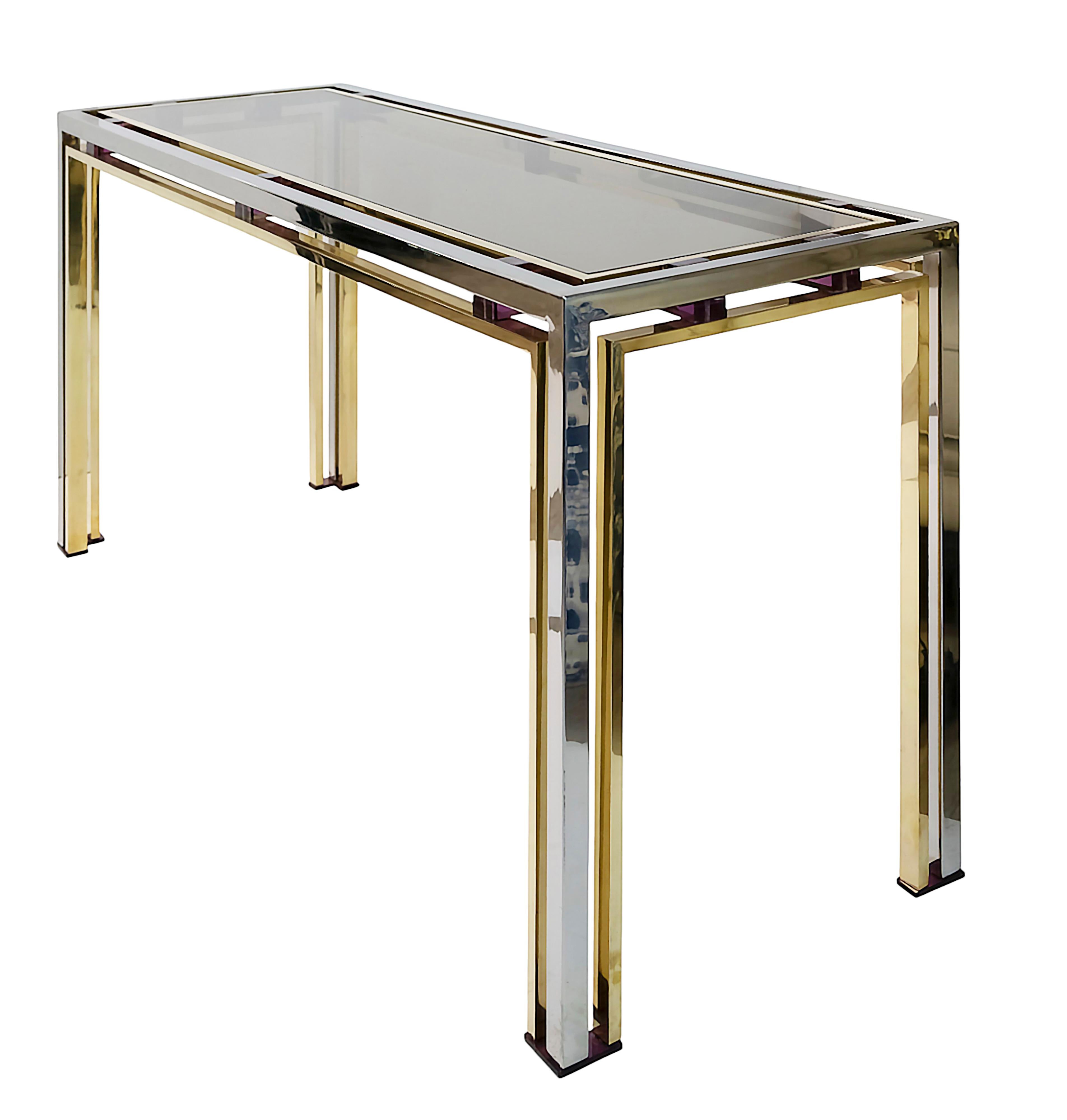 Table console italienne du milieu du siècle en laiton, chrome et verre par Romeo Rega Bon état - En vente à Vilnius, LT