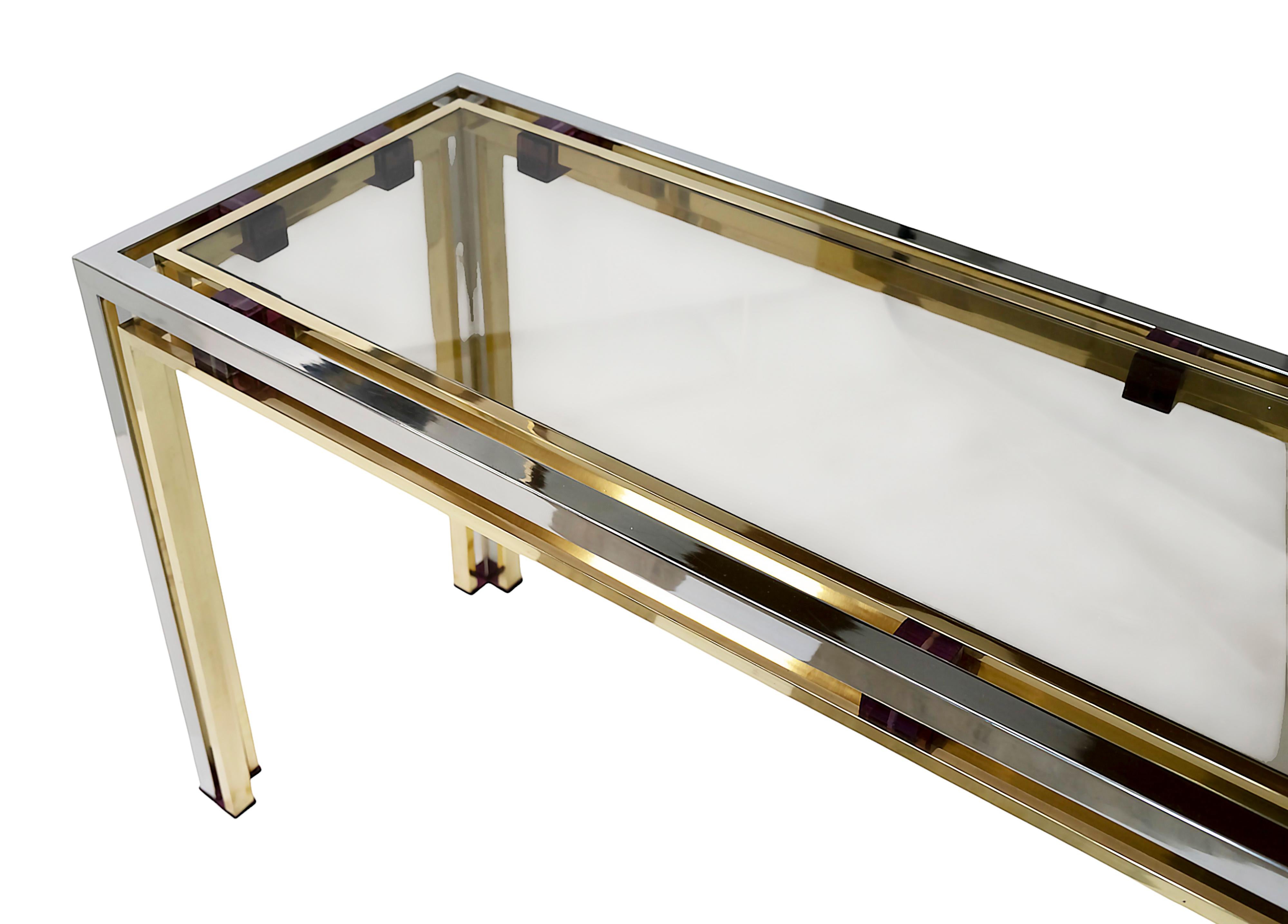 Laiton Table console italienne du milieu du siècle en laiton, chrome et verre par Romeo Rega en vente