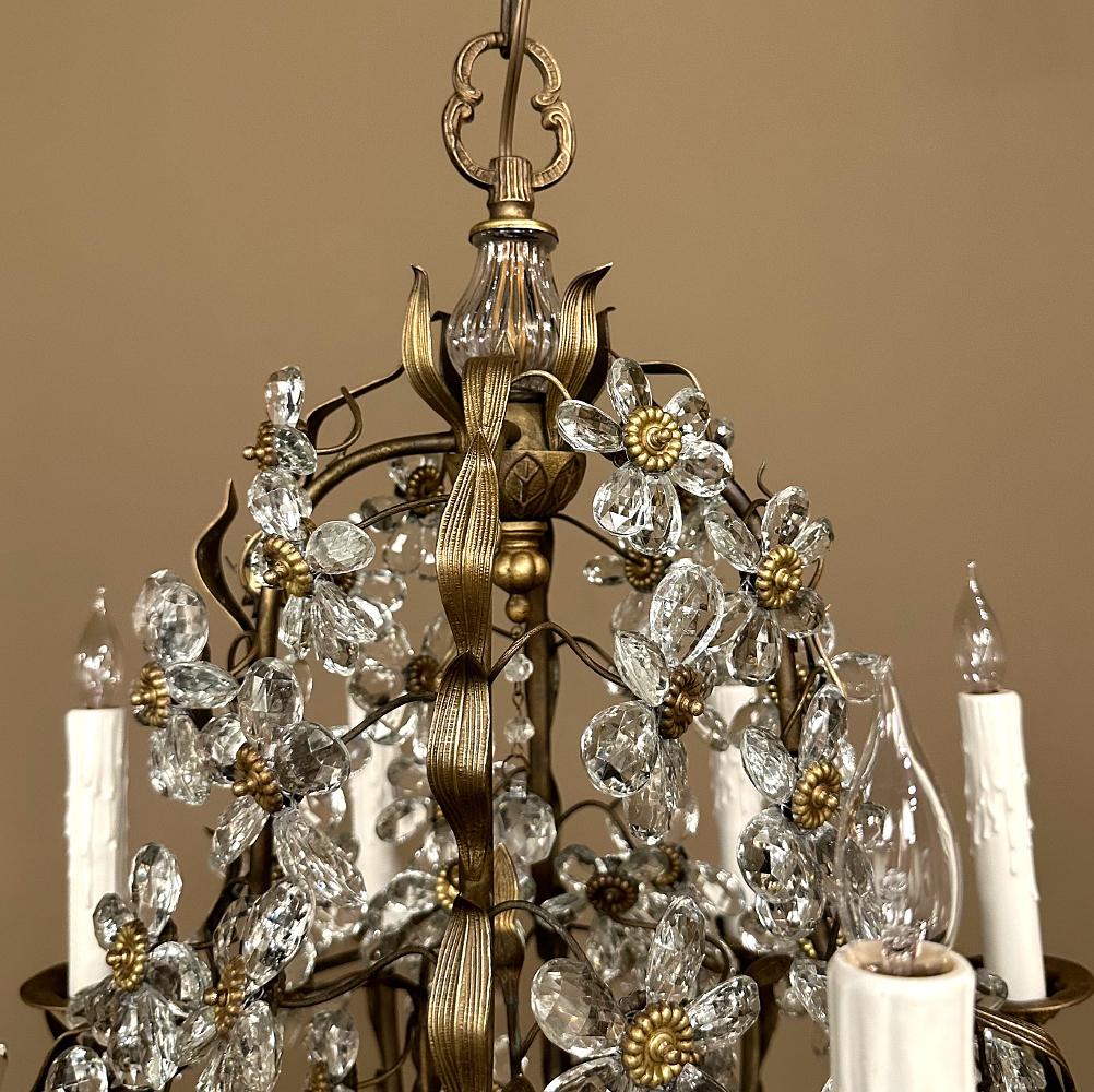 Lustre à fleurs en laiton et cristal d'Italie du milieu du siècle en vente 3