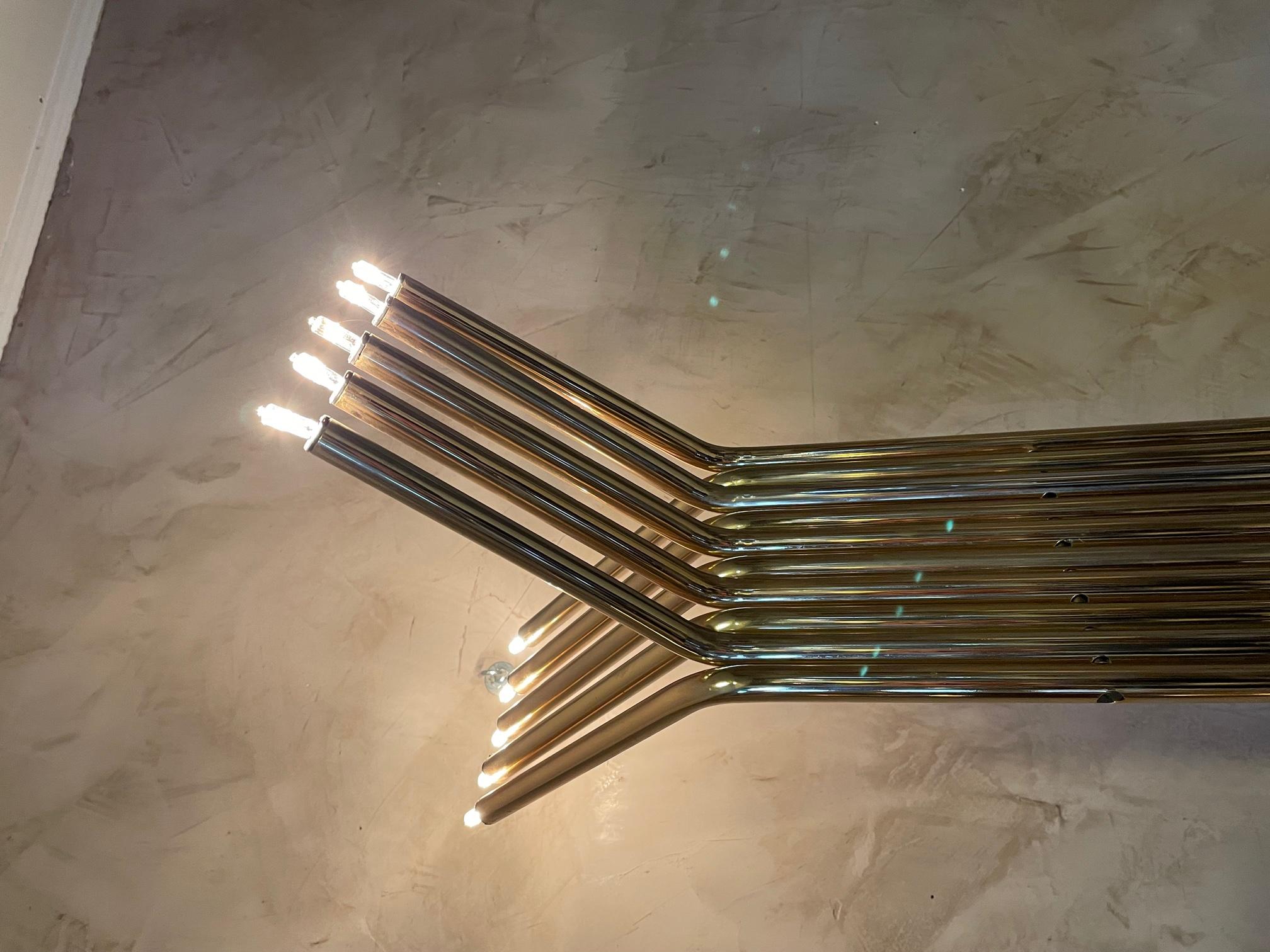 Mid-Century Italian Brass Floor Lamp in the Style of Goffredo Reggiani In Good Condition For Sale In LEGNY, FR