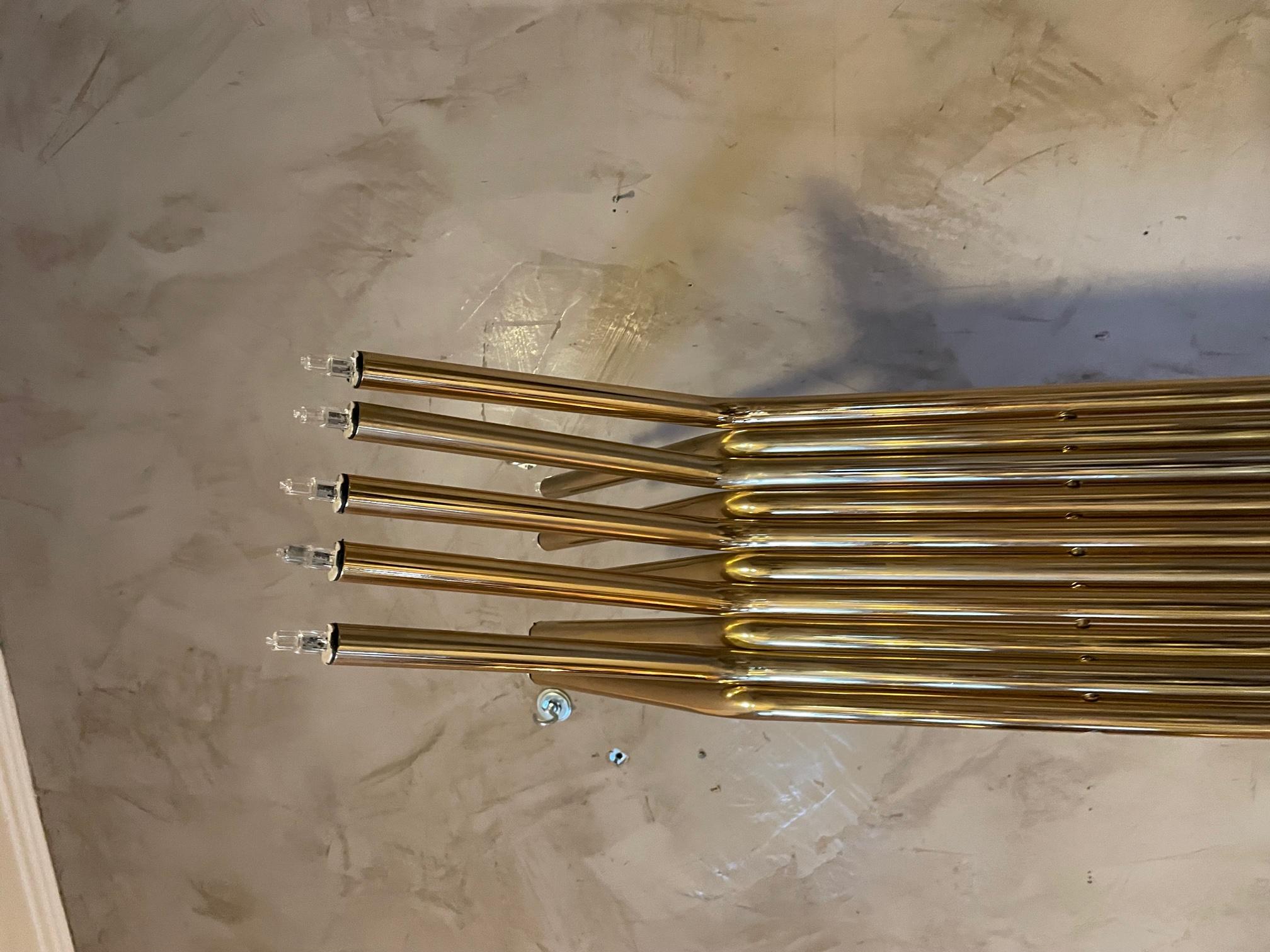 Mid-Century Italian Brass Floor Lamp in the Style of Goffredo Reggiani For Sale 4