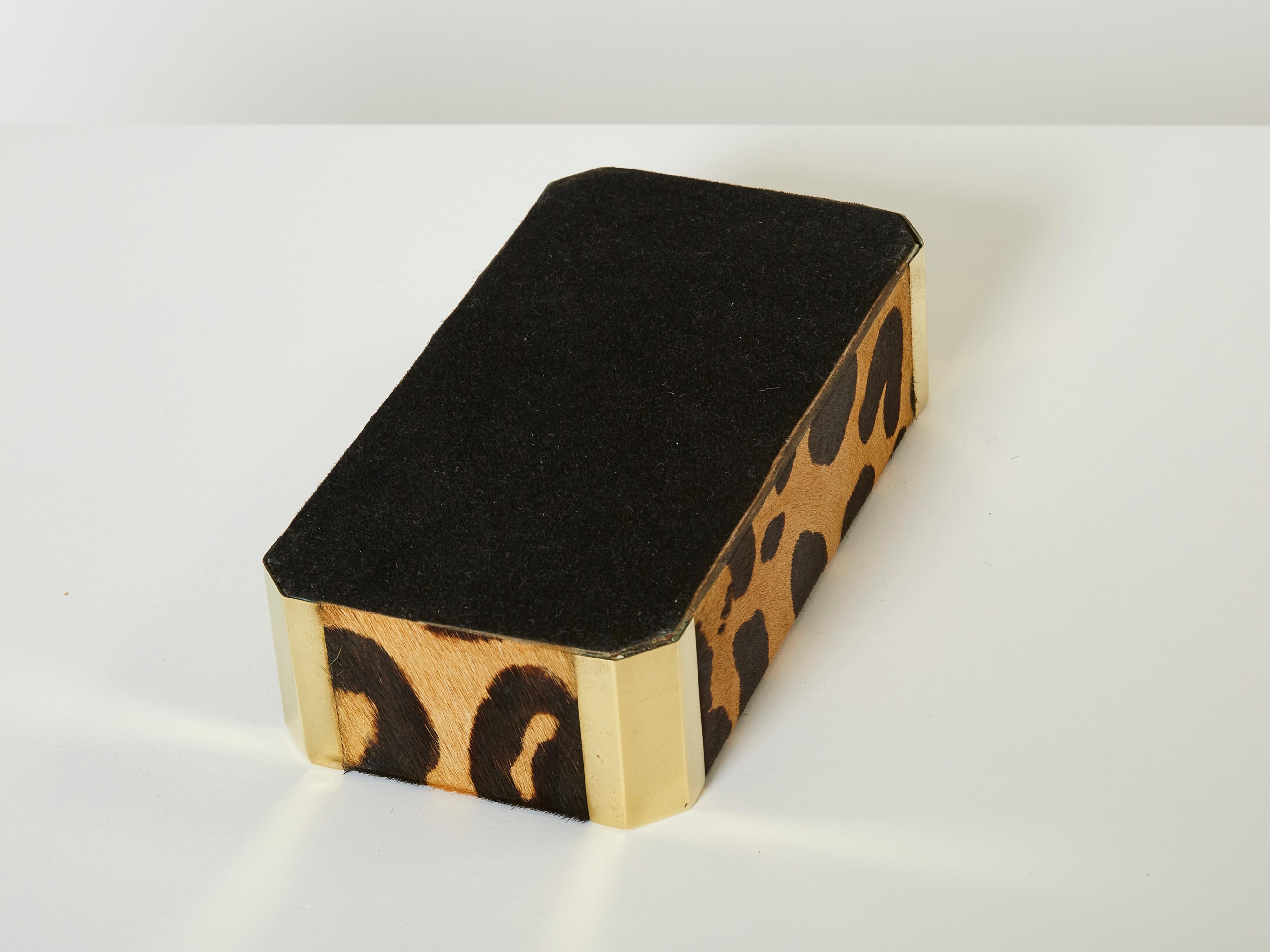 Boîte à bijoux italienne du milieu du siècle en laiton et fourrure de léopard 1970 en vente 2