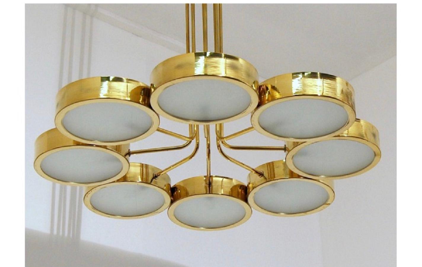 Metalwork Mid-Century Italian Brass, Opal Glass Chandelier 8-Lits from the 1970s For Sale