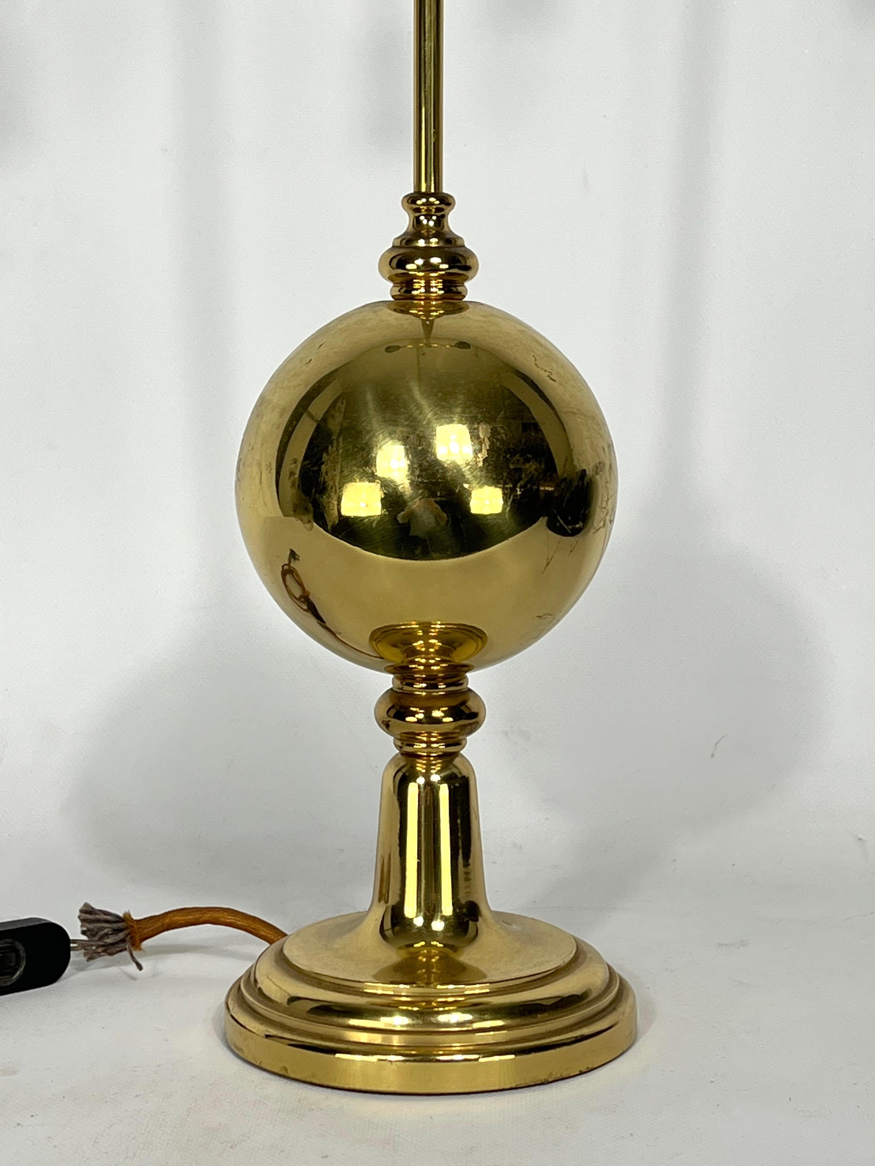 Mid-Century Italian Brass Table Lamp from 50s For Sale 6