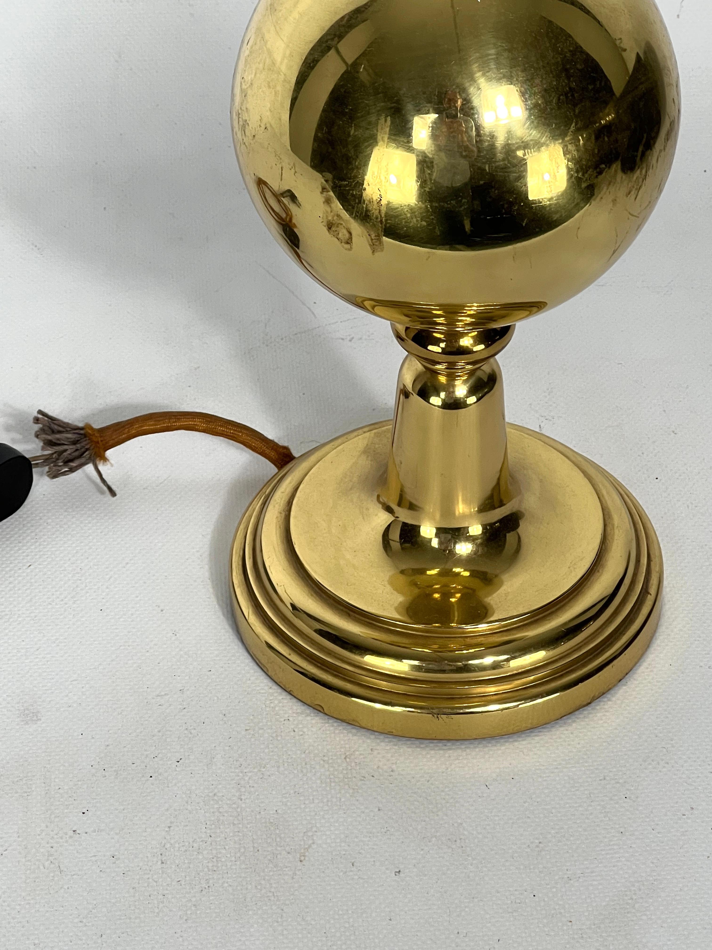 Mid-Century Italian Brass Table Lamp from 50s For Sale 7