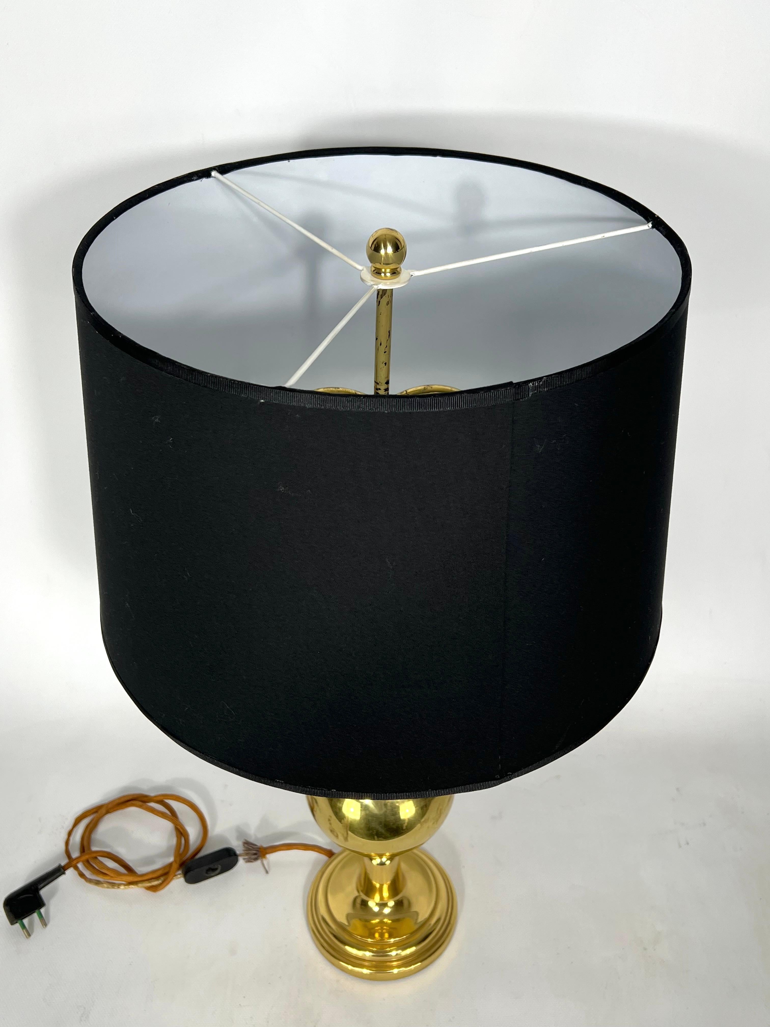 Mid-Century Italian Brass Table Lamp from 50s For Sale 2