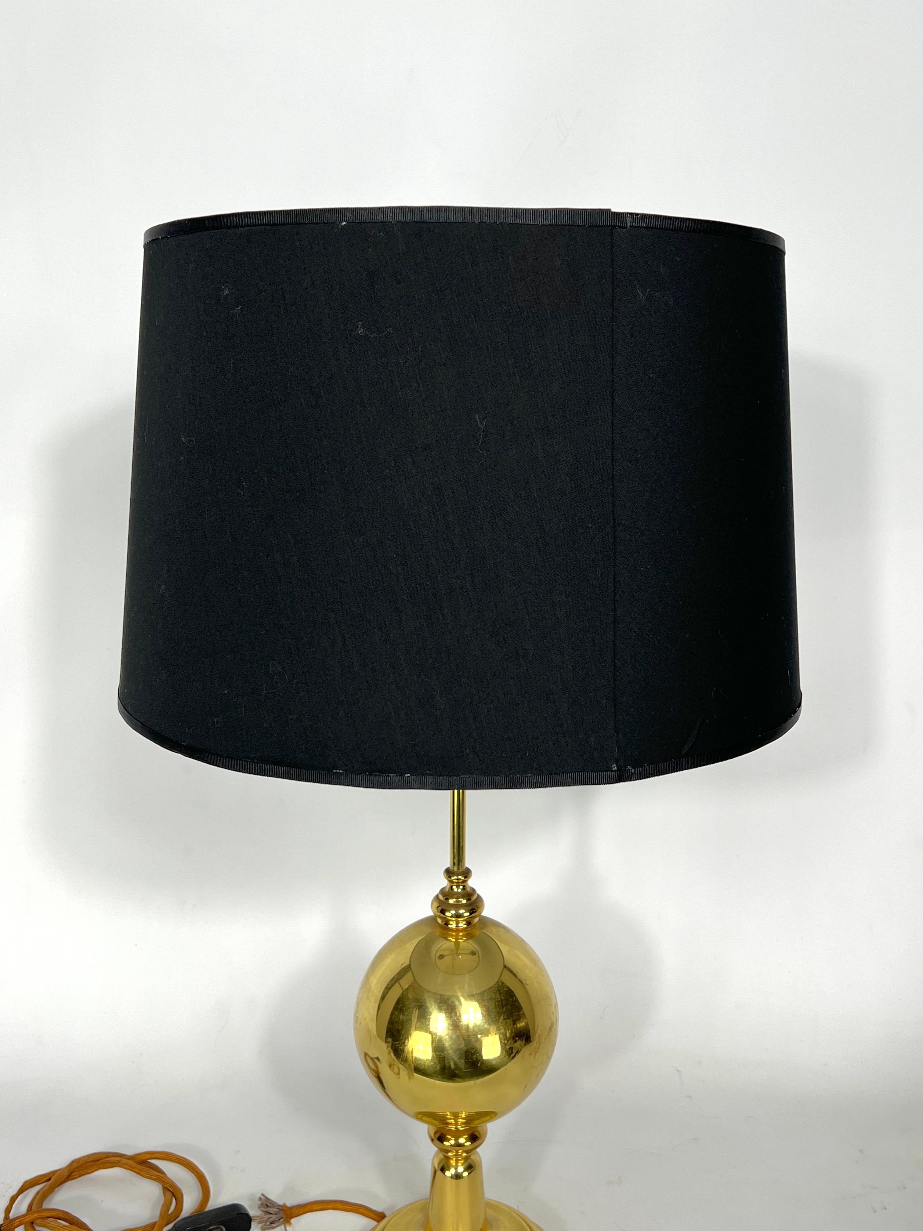 Mid-Century Italian Brass Table Lamp from 50s For Sale 3