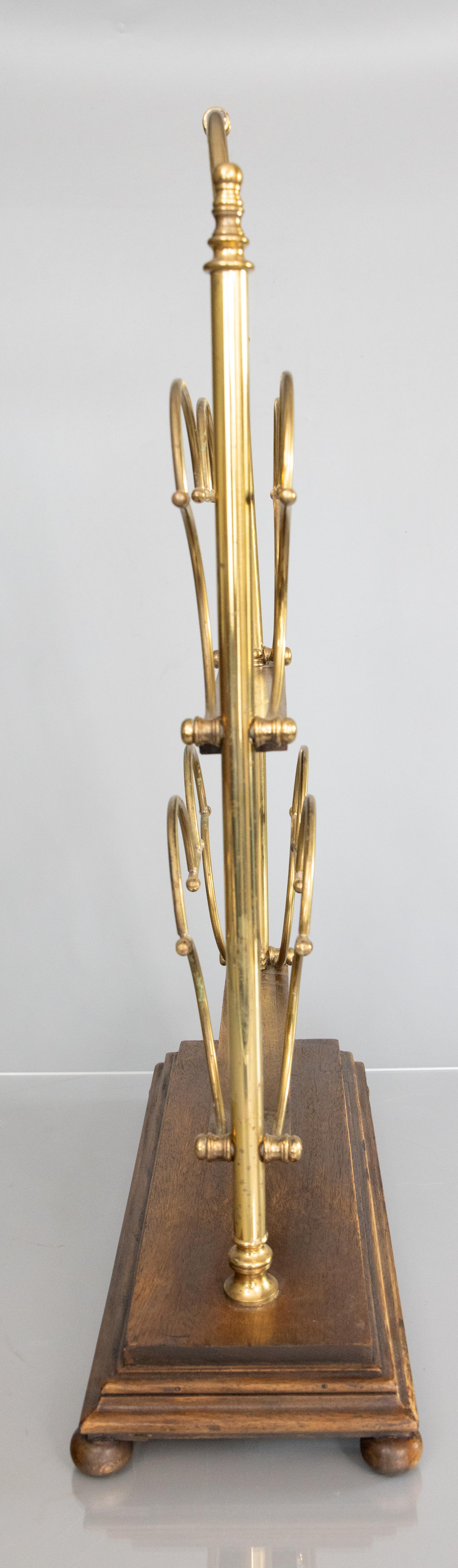 Mid-Century Italian Brass & Walnut Magazine Rack In Good Condition For Sale In Pearland, TX