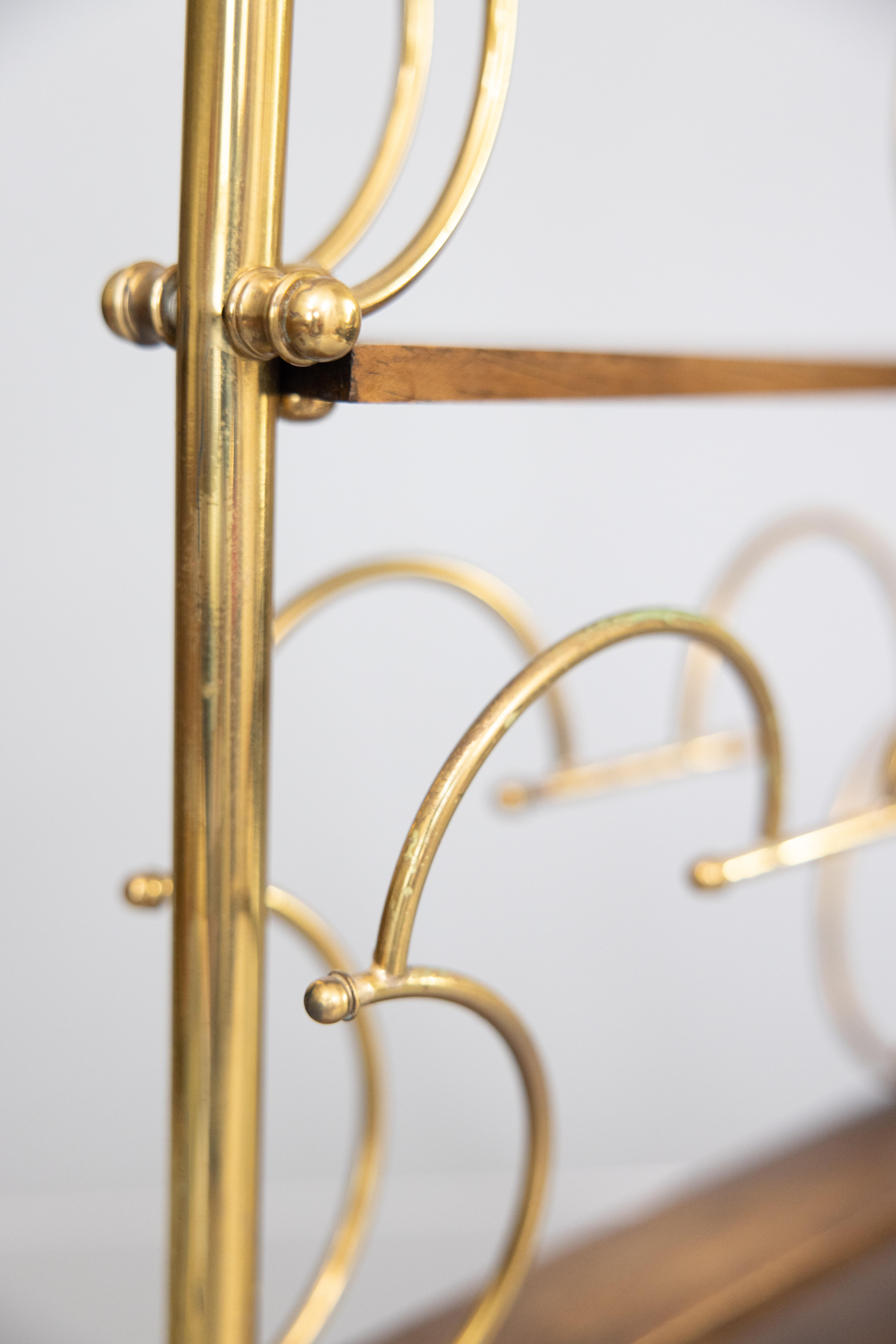Mid-Century Italian Brass & Walnut Magazine Rack For Sale 1