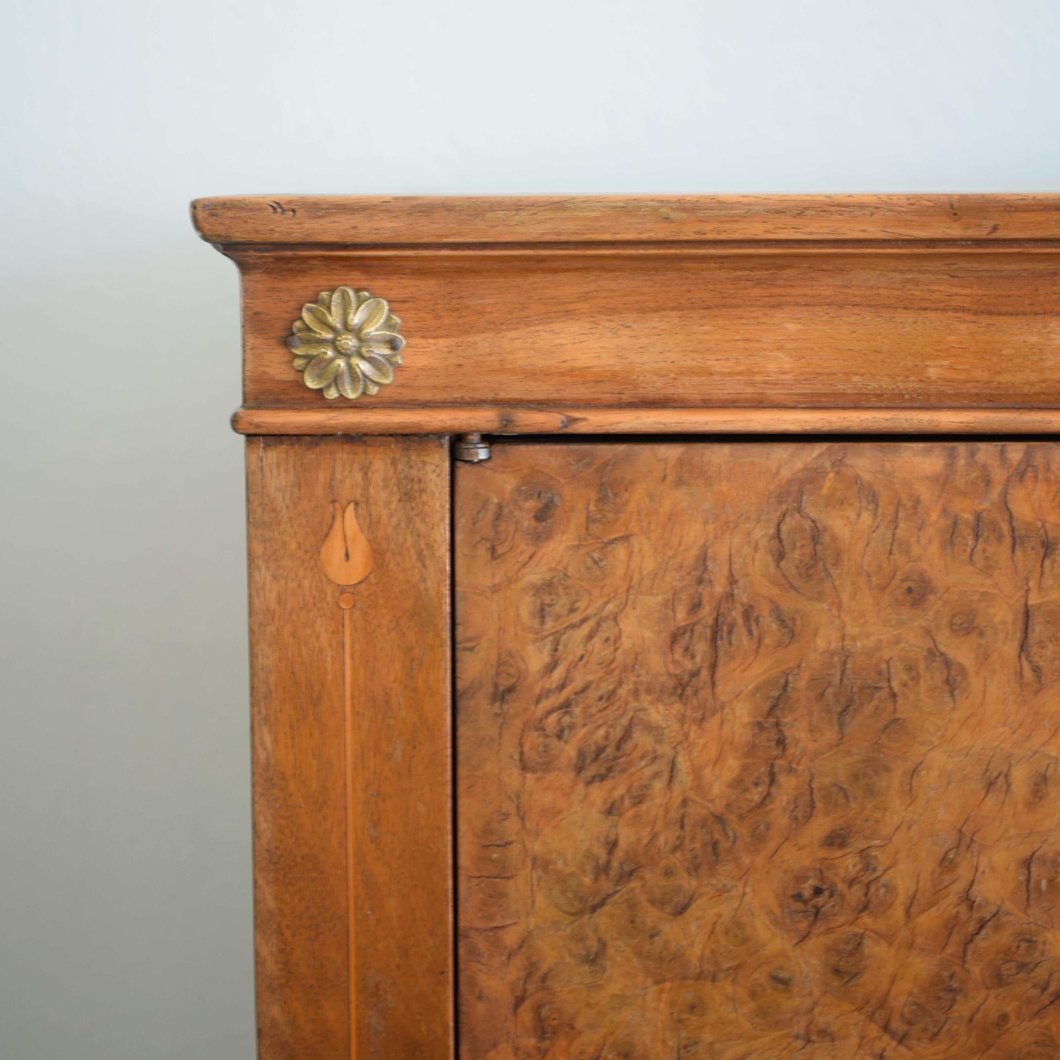 Mid-20th Century Midcentury Italian Brown Sideboard in Walnut and Marquetry Style of Paolo Buffa