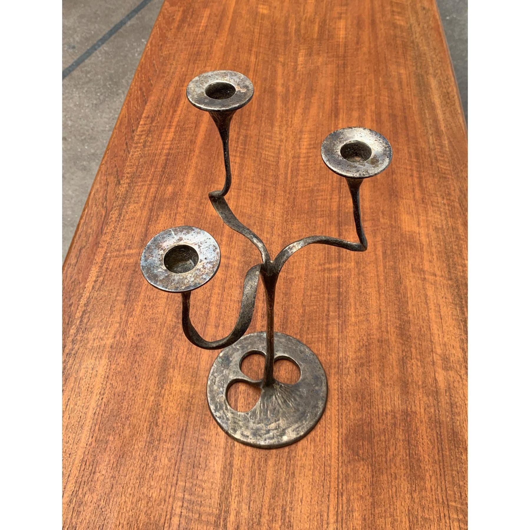 Italienischer brutalistischer Bronze-Kerzenhalter der Amadeus-Serie aus der Jahrhundertmitte, 1960er Jahre (Metall) im Angebot