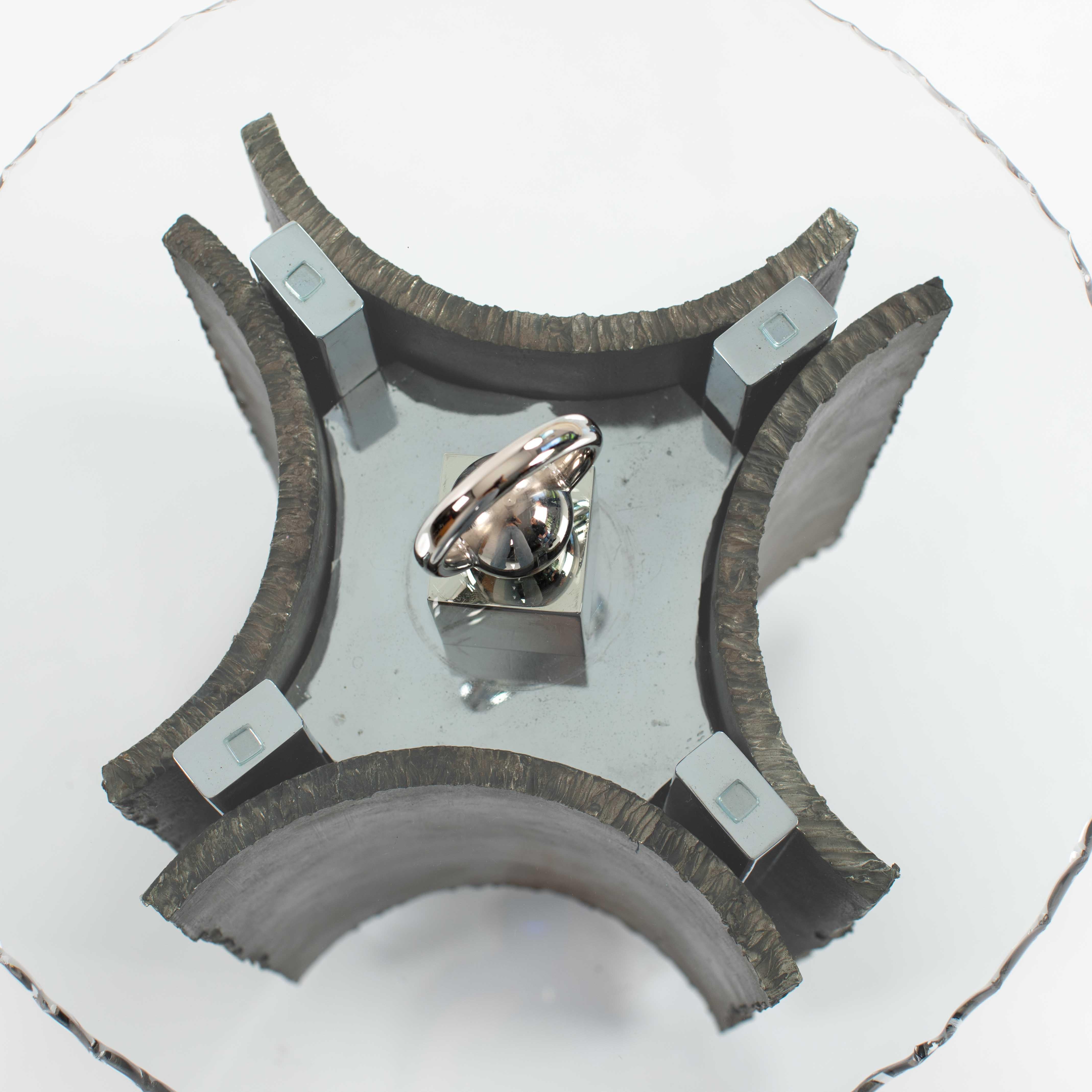Italienische brutalistische Beistelltische aus der Mitte des Jahrhunderts aus Eisen-Glas-Nickel von Banci, Florenz im Angebot 5