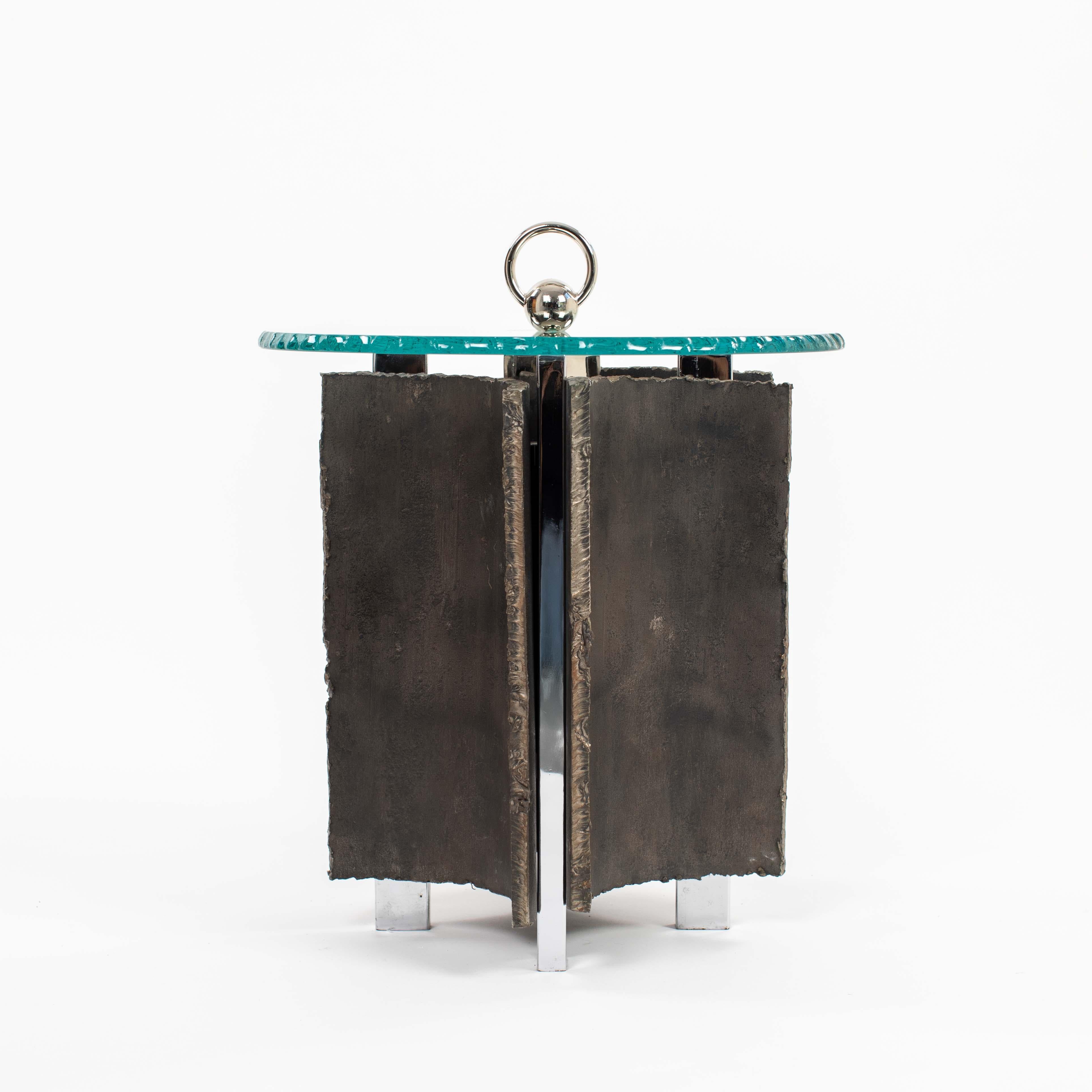 Italienische brutalistische Beistelltische aus der Mitte des Jahrhunderts aus Eisen-Glas-Nickel von Banci, Florenz (Metall) im Angebot
