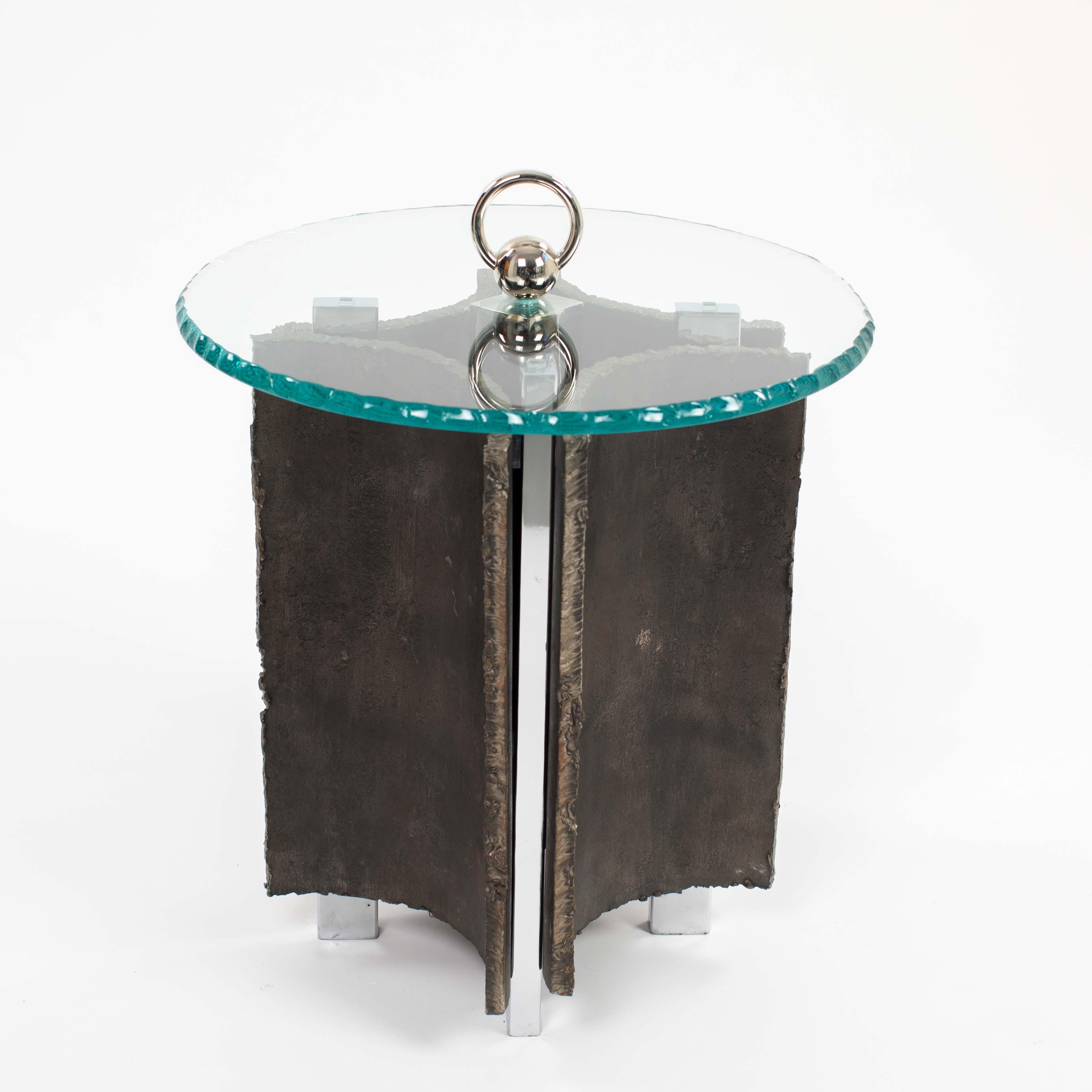 Italienische brutalistische Beistelltische aus der Mitte des Jahrhunderts aus Eisen-Glas-Nickel von Banci, Florenz im Angebot 1