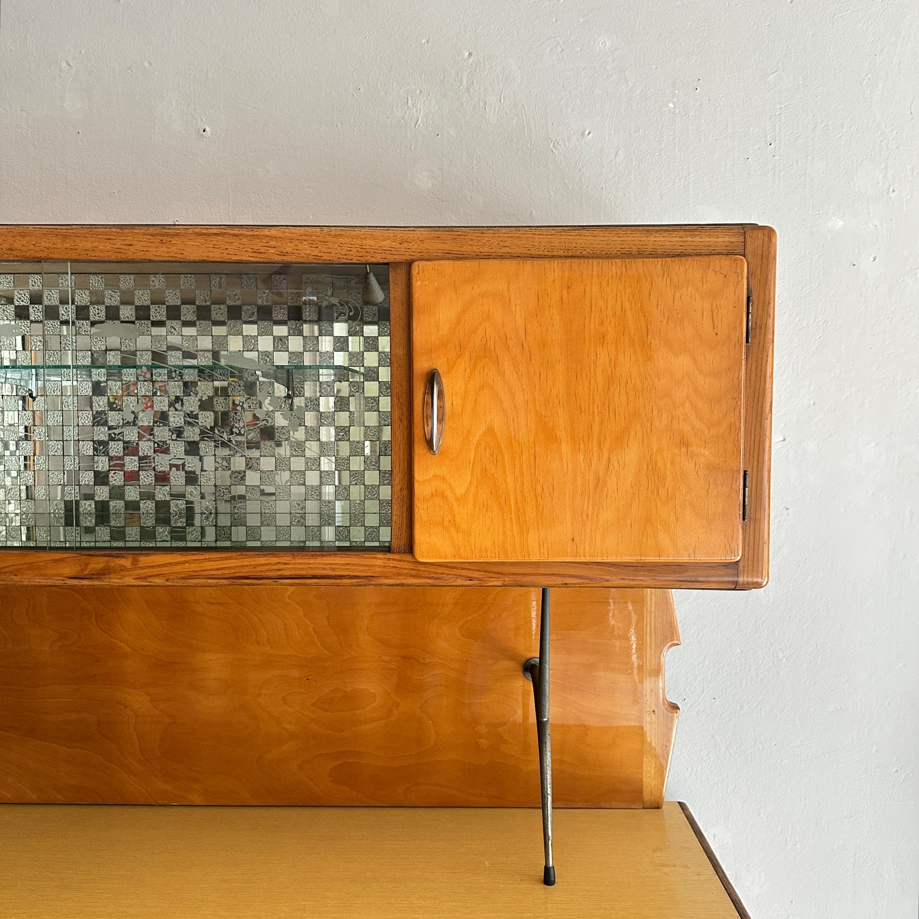 Armario buffet italiano de mediados de siglo al estilo de Ico Parisi, hacia 1950 Moderno de mediados de siglo en venta