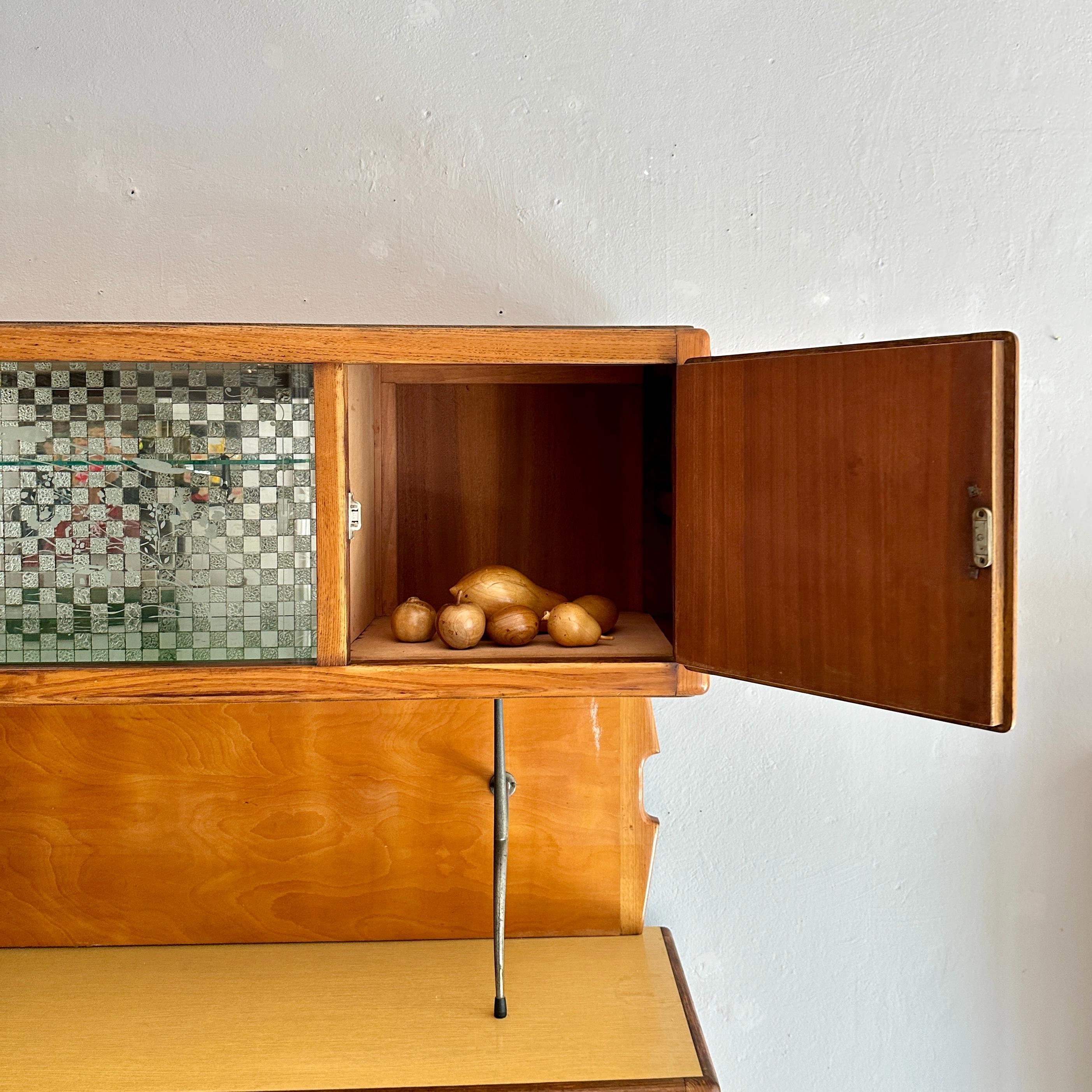 Armario buffet italiano de mediados de siglo al estilo de Ico Parisi, hacia 1950 en venta 1