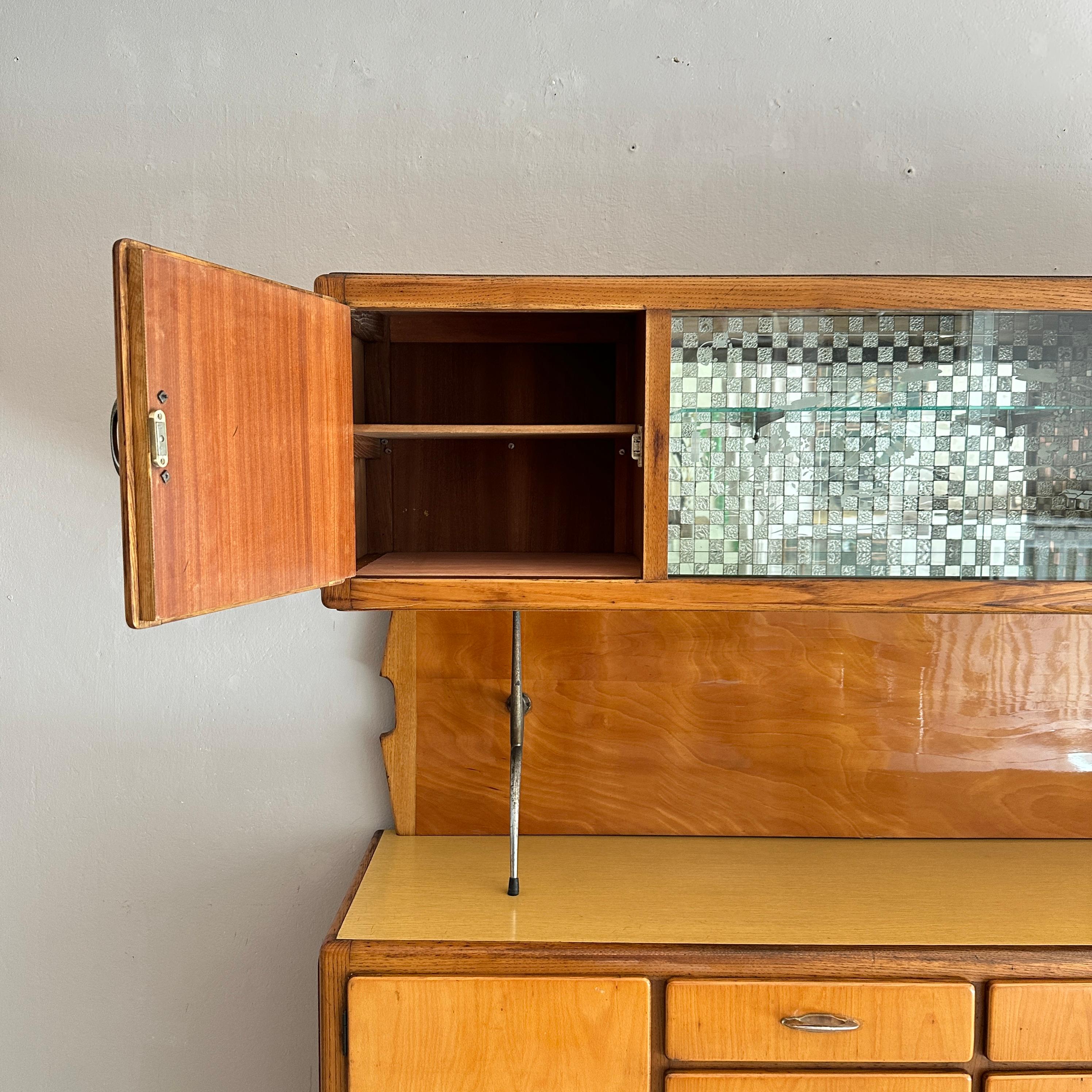 Armario buffet italiano de mediados de siglo al estilo de Ico Parisi, hacia 1950 en venta 2