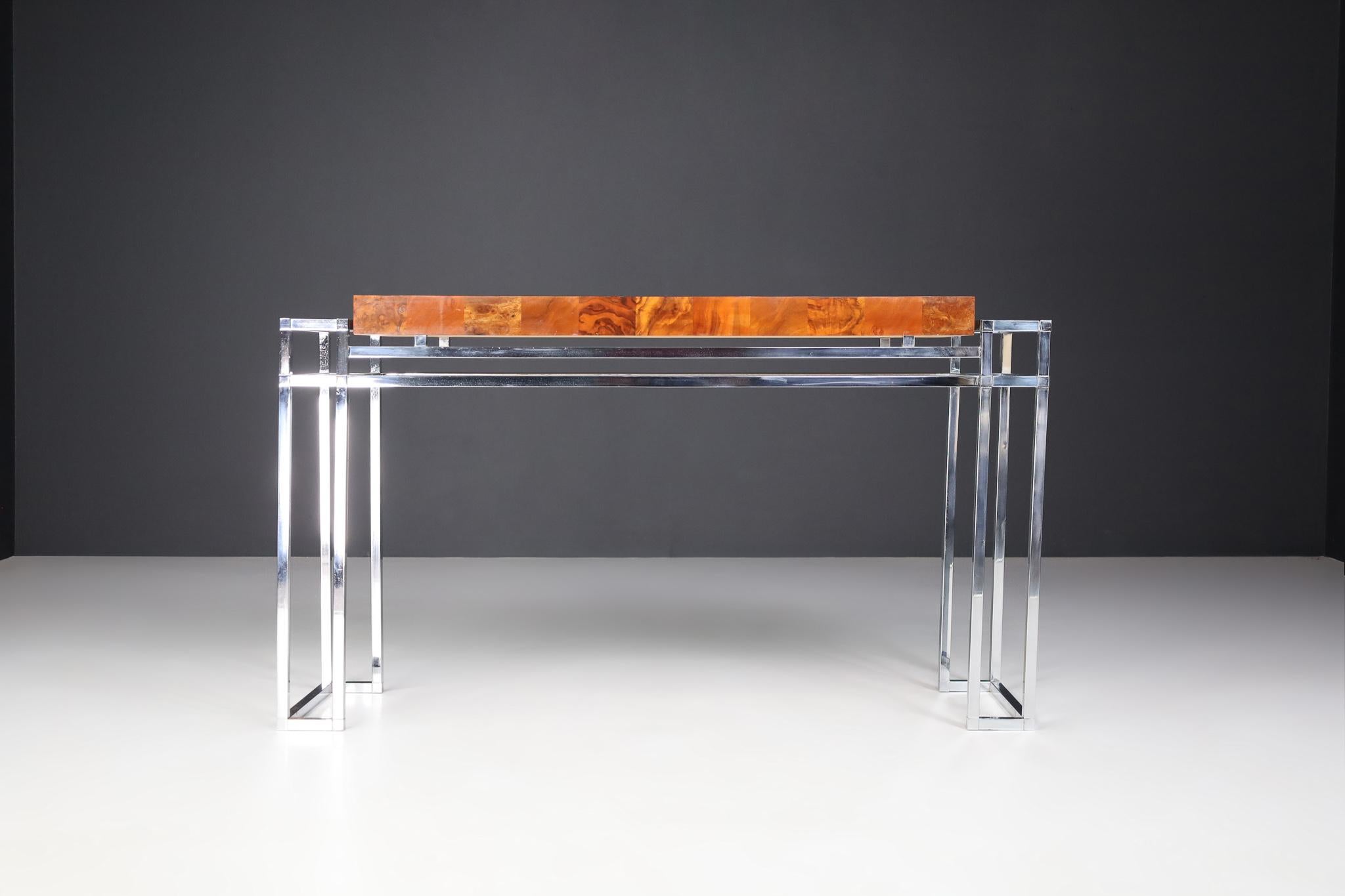 Mid-century Italian burl console table by Willy Rizzo 1970s.

Italian modern piece from the late 1970s Art Deco. This stylish modern Italian console table makes an elegant hall or entry table with an impressive mixture of vintage brass, chrome,