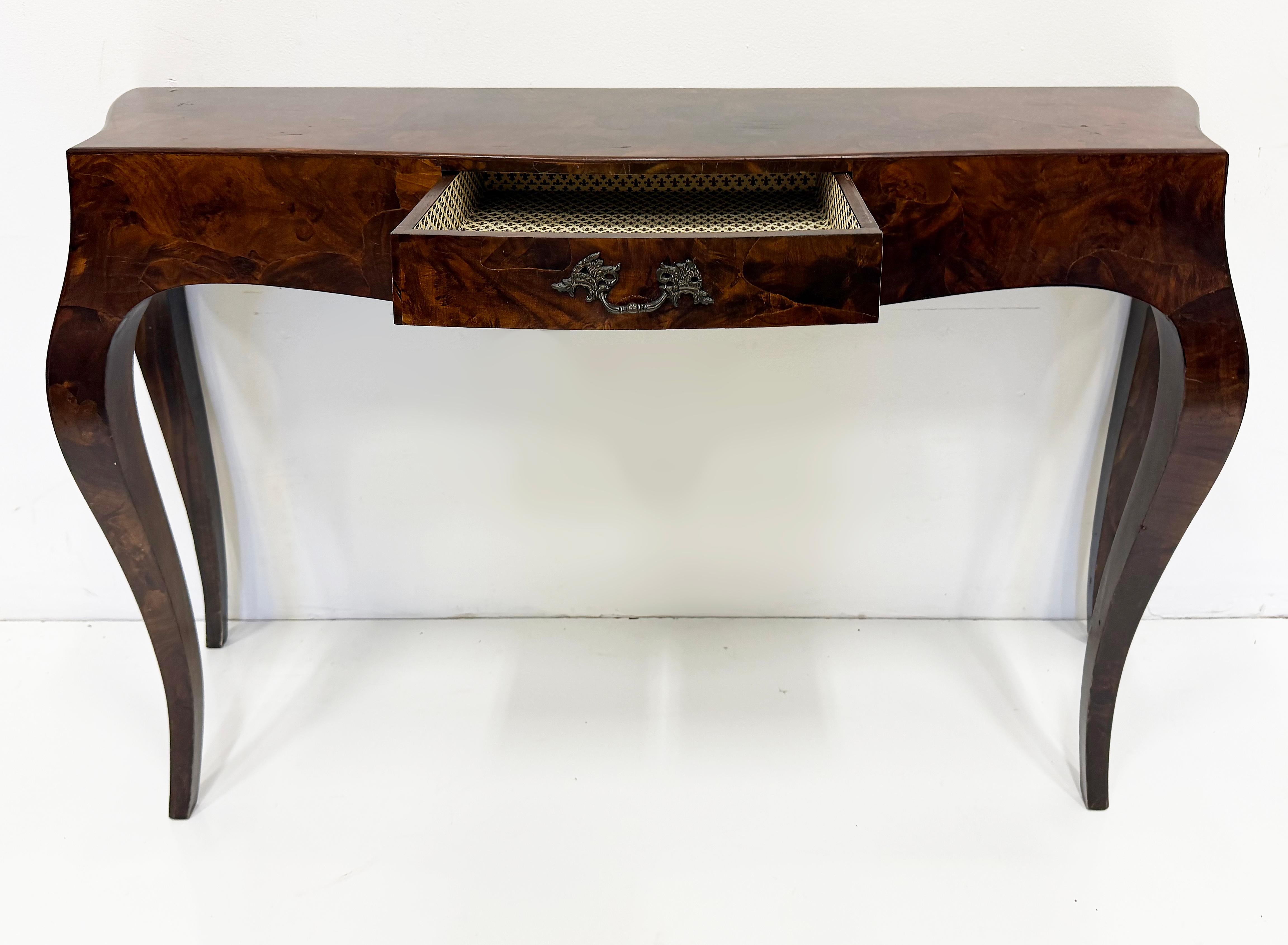 Console italienne du milieu du siècle en loupe d'olivier avec tiroir Bon état - En vente à Miami, FL