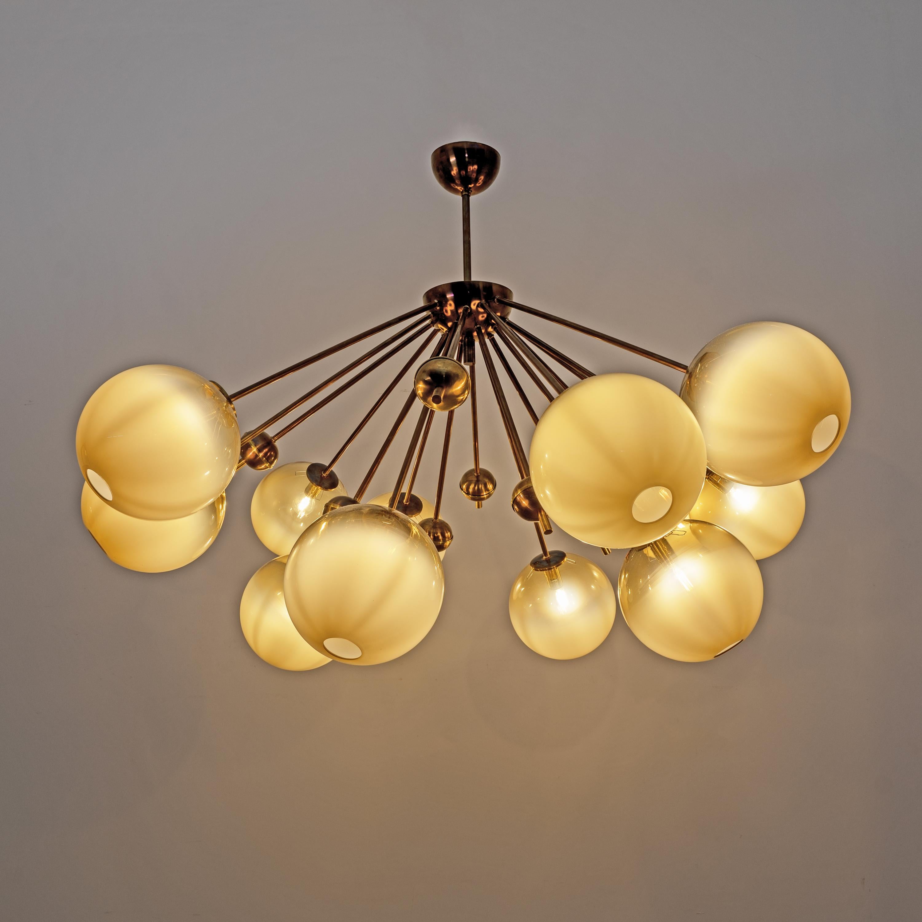 Mid-Century Modern Mid-Century Italian Burnished Brass and Murano Glass Large Sputnik Chandelier For Sale