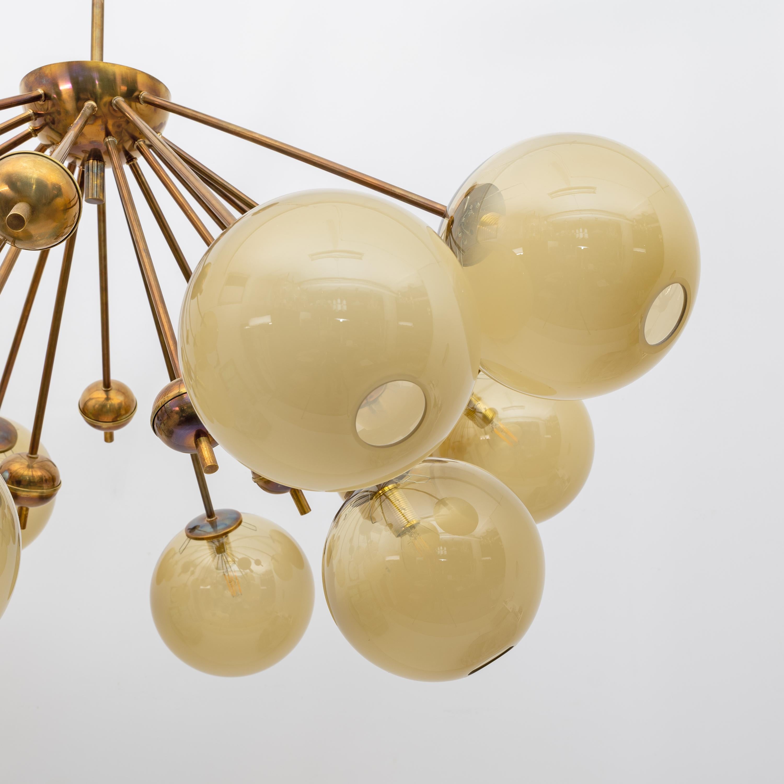 Late 20th Century Mid-Century Italian Burnished Brass and Murano Glass Large Sputnik Chandelier For Sale