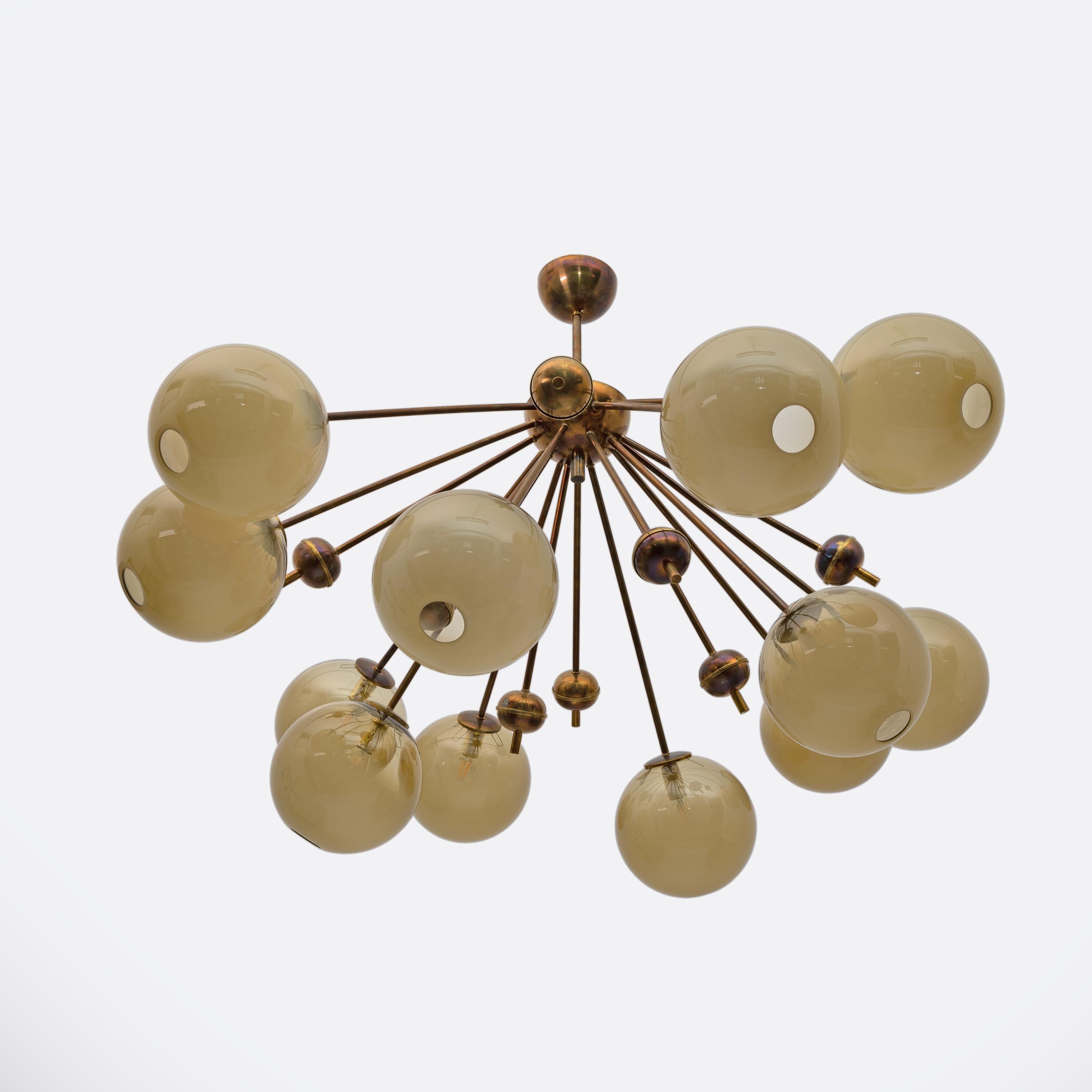 Mid-Century Italian Burnished Brass and Murano Glass Large Sputnik Chandelier For Sale 2