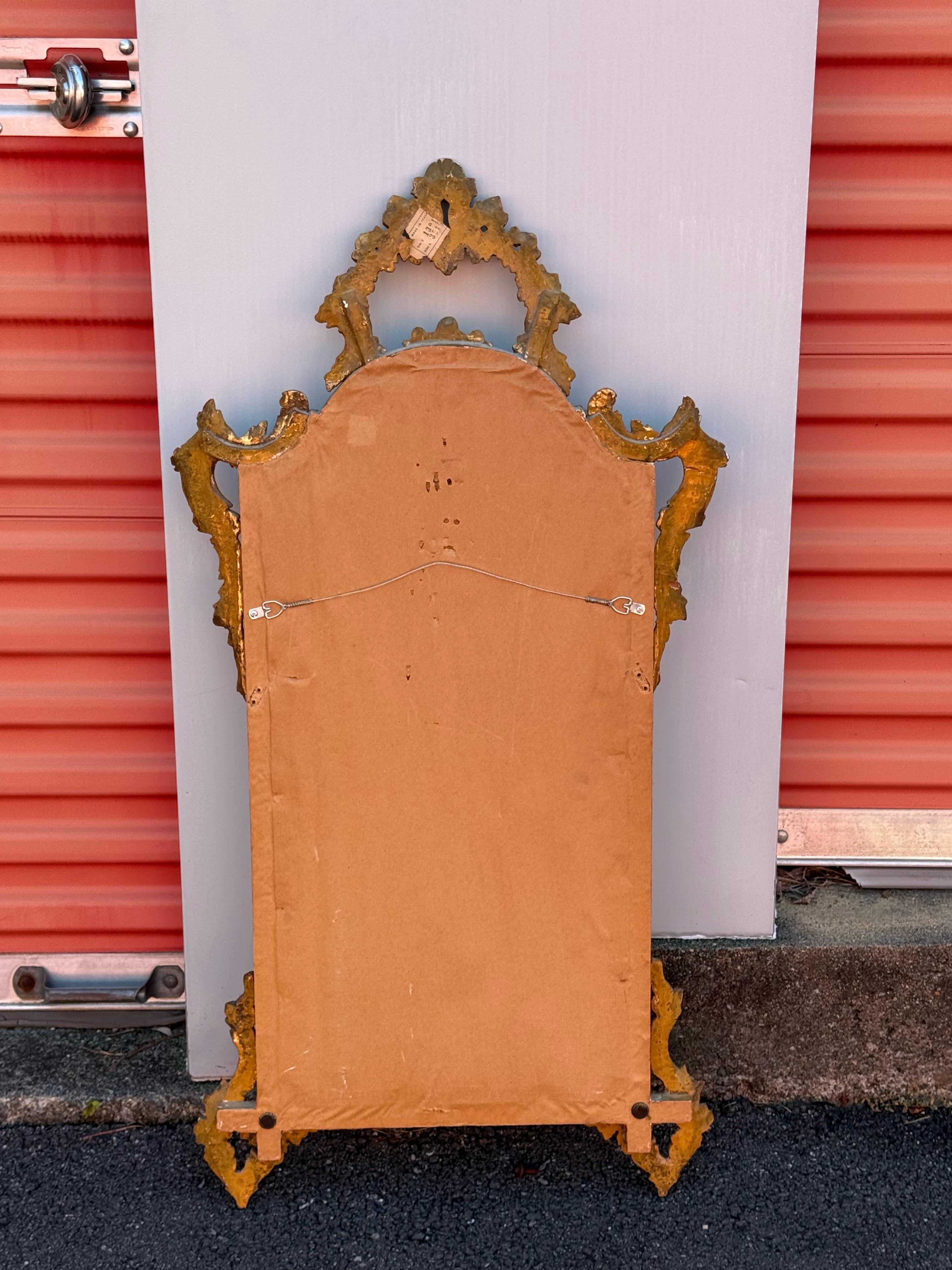 Neorococò Metà secolo  Specchi italiani intagliati in legno dorato con stile French Rococo - coppia in vendita
