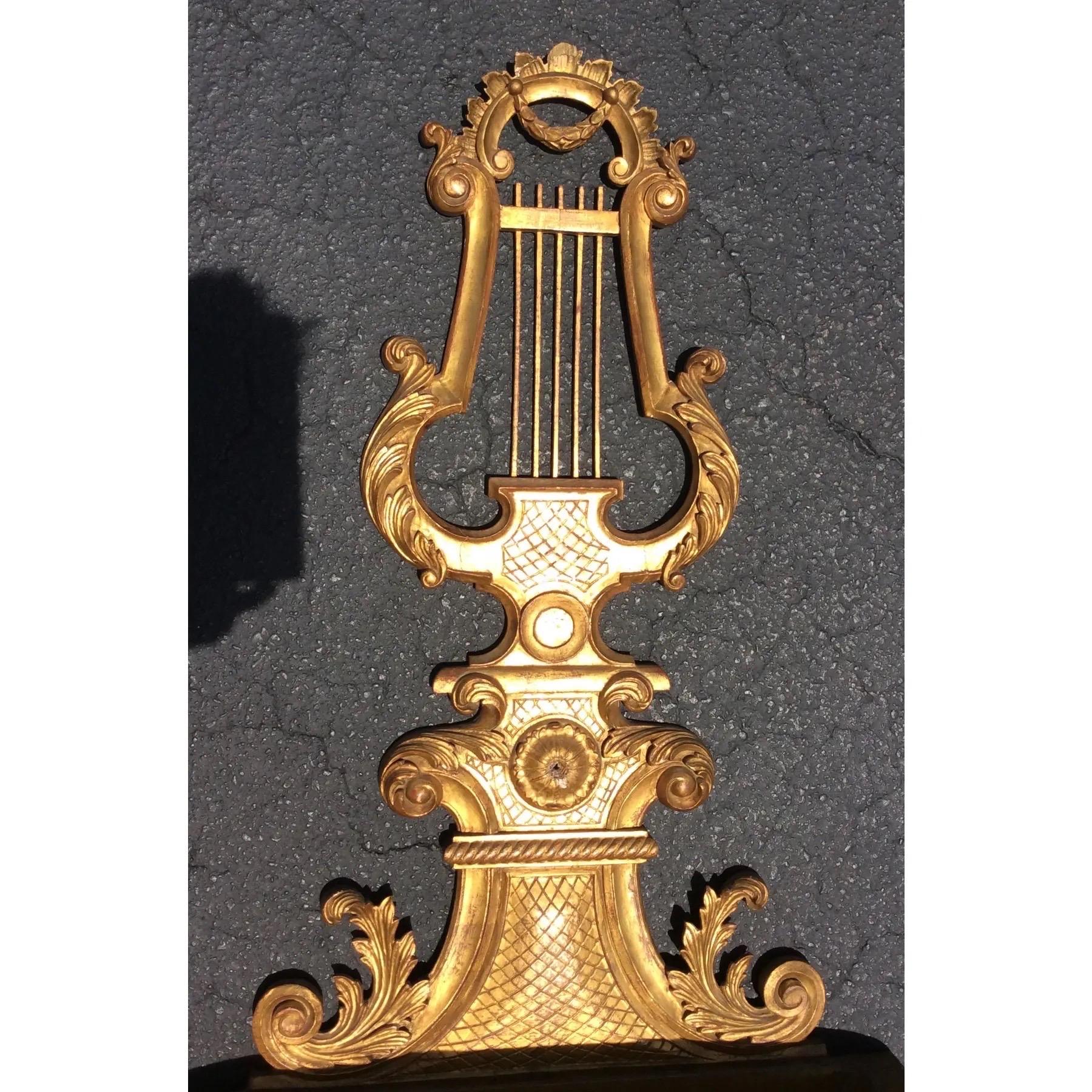 Jardinera de pared grande de madera dorada tallada italiana de mediados de siglo en Bueno estado para la venta en Sarasota, FL