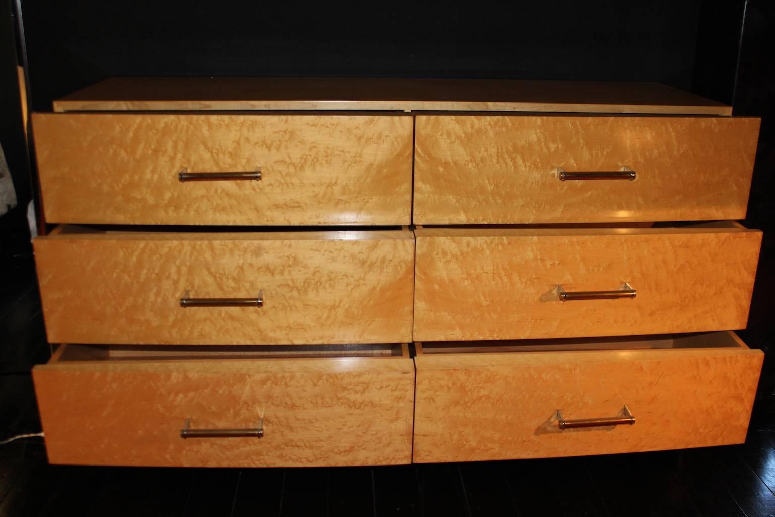 Beautiful Italian pair of elegant in solid cedar wood chest of drawers, with handles and brass feet, with six very spacious drawers each.