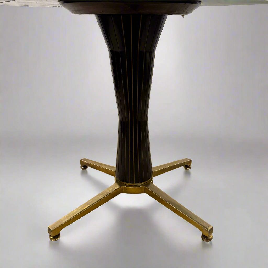 Mid-Century Modern Mid-Century Italian Center Table in the Style of Paolo Buffa. For Sale