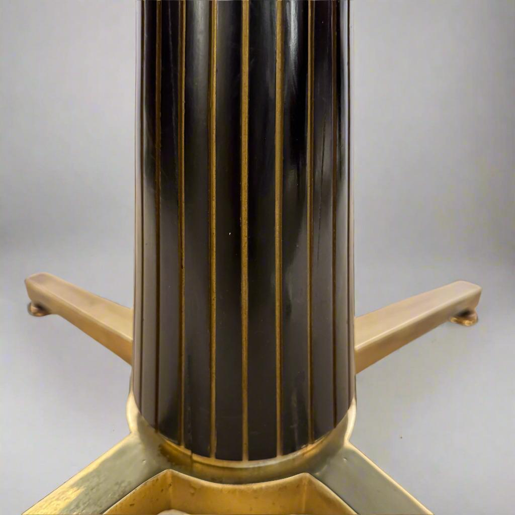 20th Century Mid-Century Italian Center Table in the Style of Paolo Buffa. For Sale