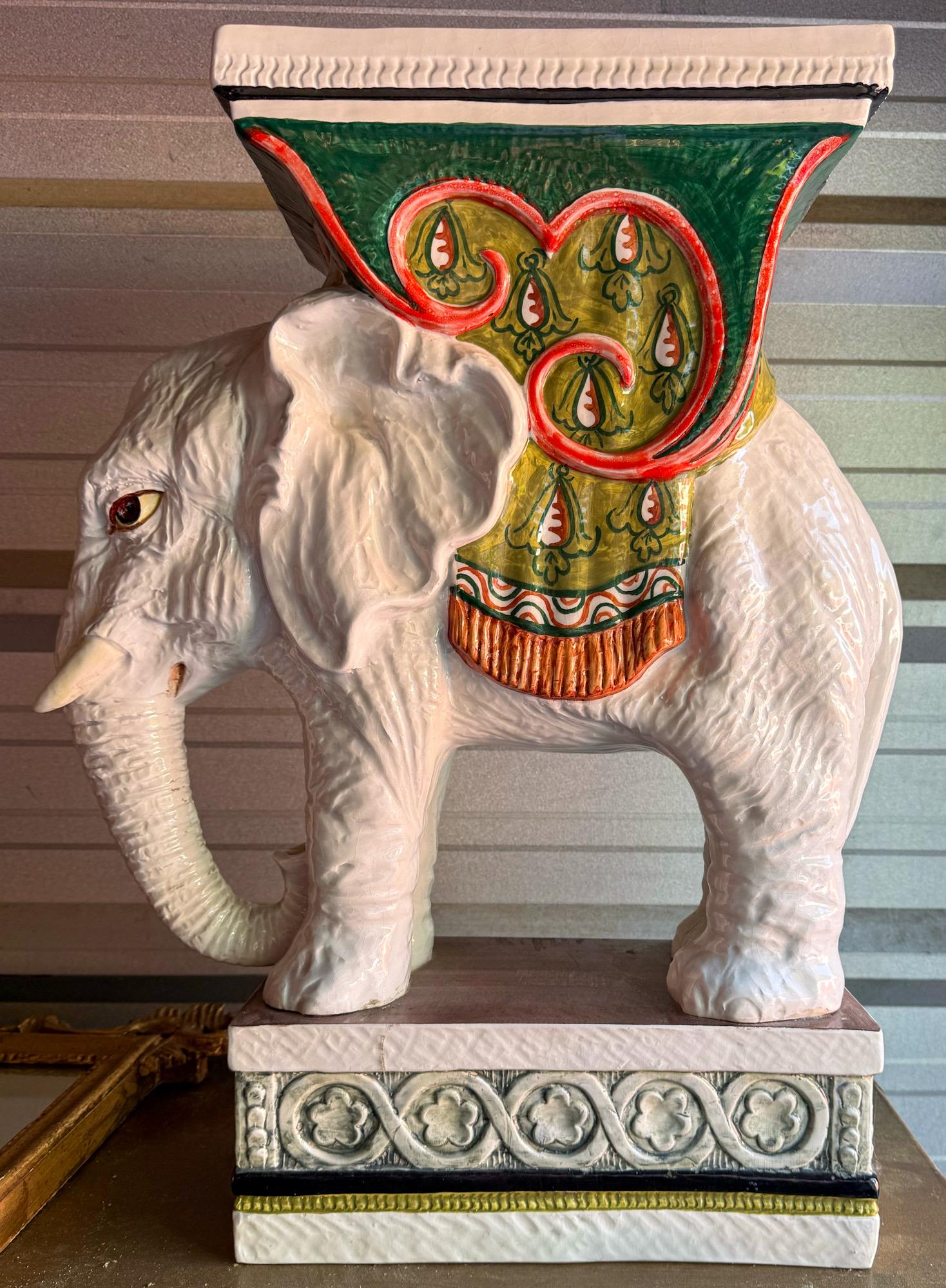 Tabouret / Table de jardin en céramique du milieu du siècle de style régence hollywoodienne en forme d'éléphant en vente 3