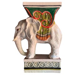 Sgabello / Tavolo da giardino a forma di elefante in ceramica Hollywood Regency della metà del secolo scorso